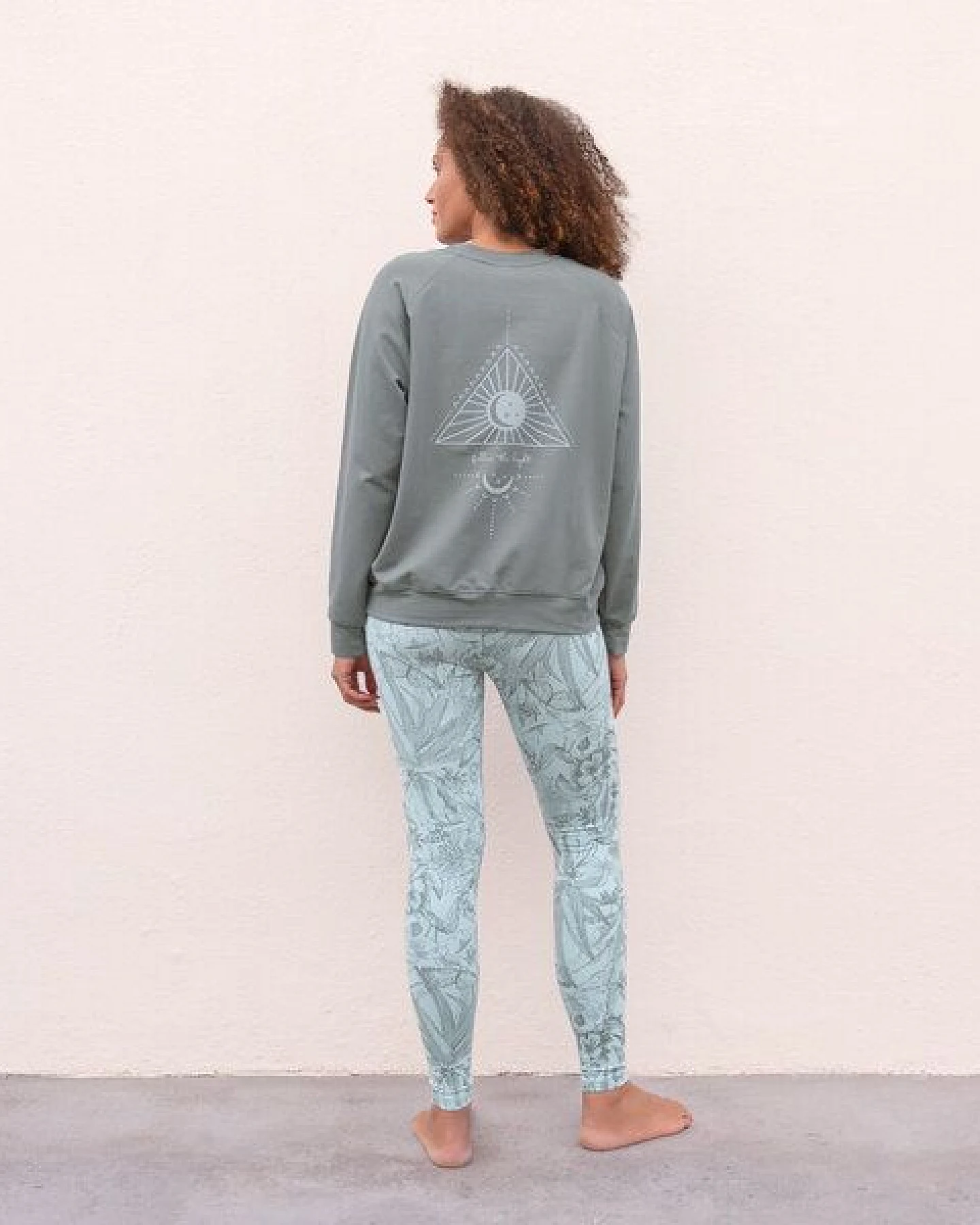 Jaya GIZA - Damen - Superweicher und bequemer Sweater mit Rundhalsausschnitt für entspannte Momente aus French Terry – Ansicht 3