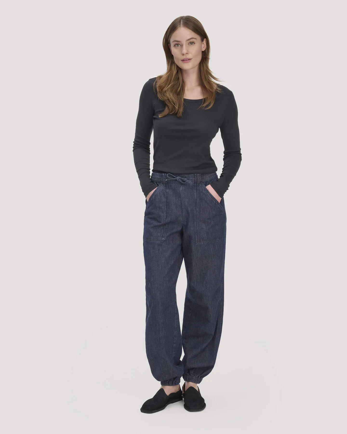 hessnatur Damen Softrib Longsleeve Fitted aus Bio-Baumwolle und TENCEL™ Modal - schwarz - Größe 42 – Ansicht 2