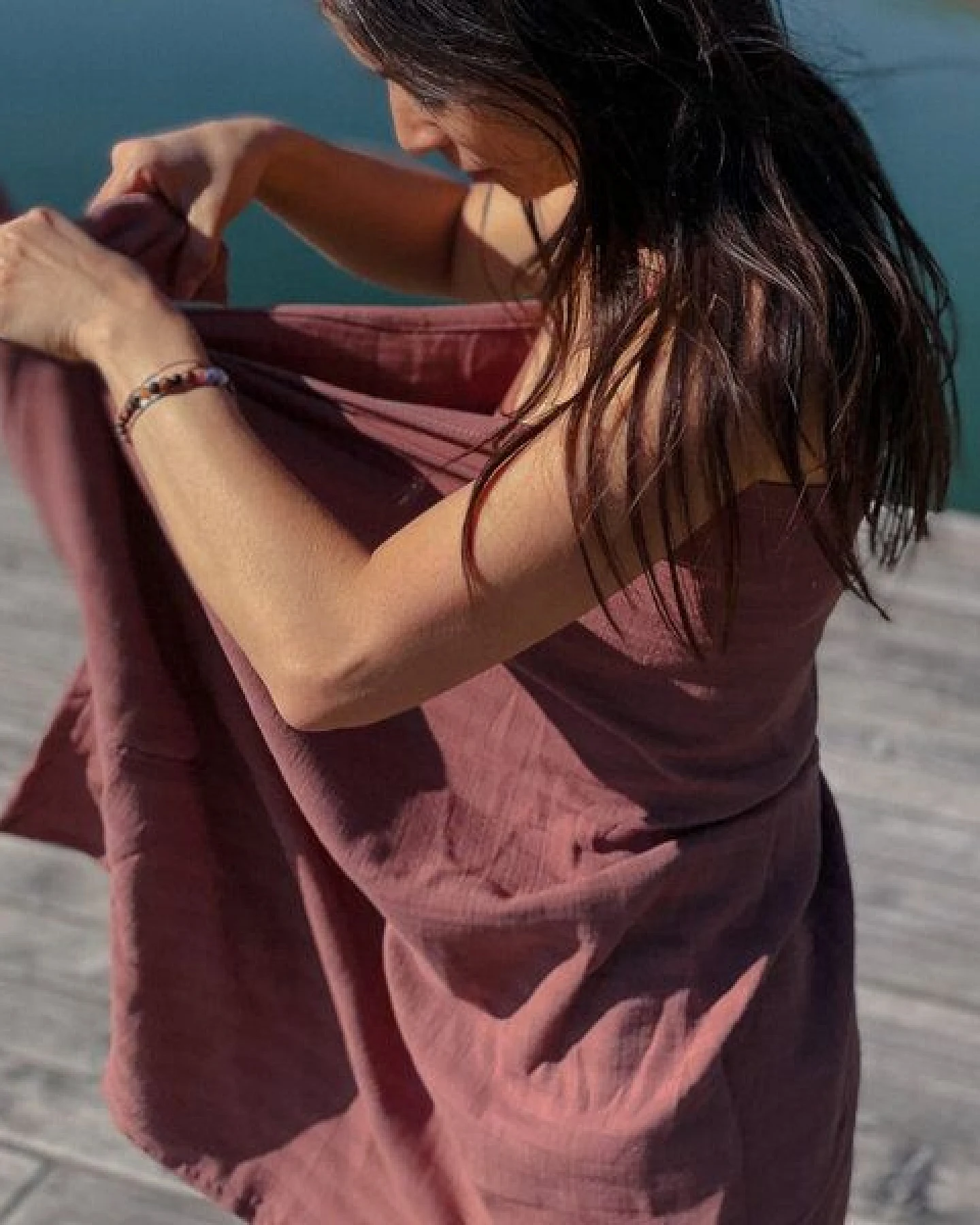 Liebe Deinen Planeten Bio Reisehandtuch XL Strandtuch 160x95cm aus BioBaumwolle, saugstark und schnell trocknend in vielen Farben – Ansicht 4