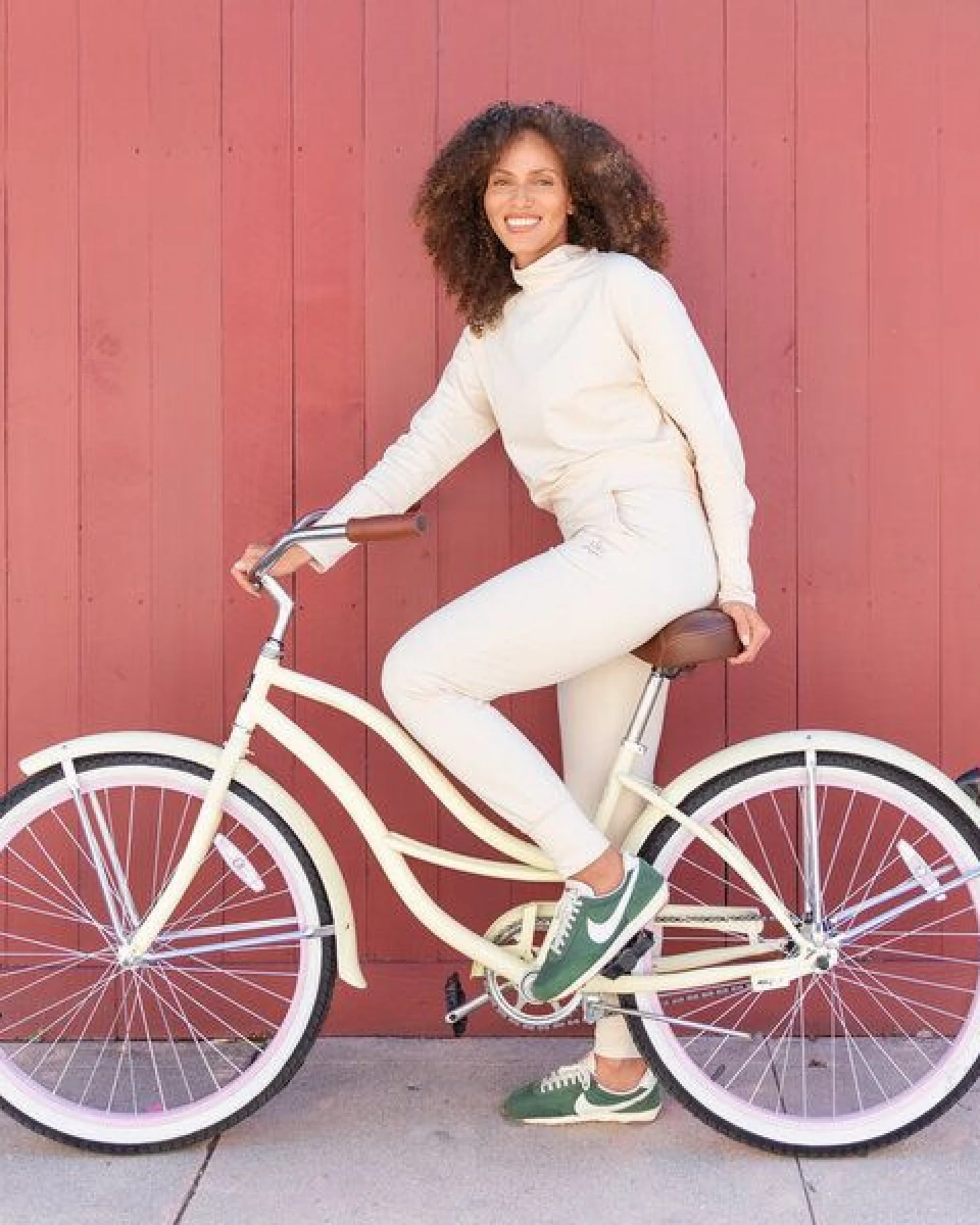Jaya MANDY - Damen - perfekt sitzende Jogger-Pants für Yoga und Freizeit in softem French Terry aus elastischer Biobaumwolle – Ansicht 2