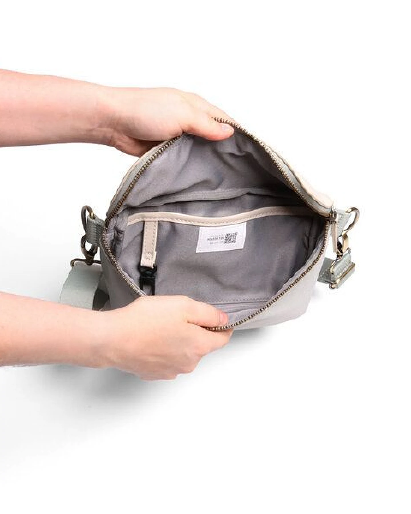 Sperling Bauchtasche "Casual" aus recyceltem PET & Kork mit Innenaufteilung – Ansicht 4