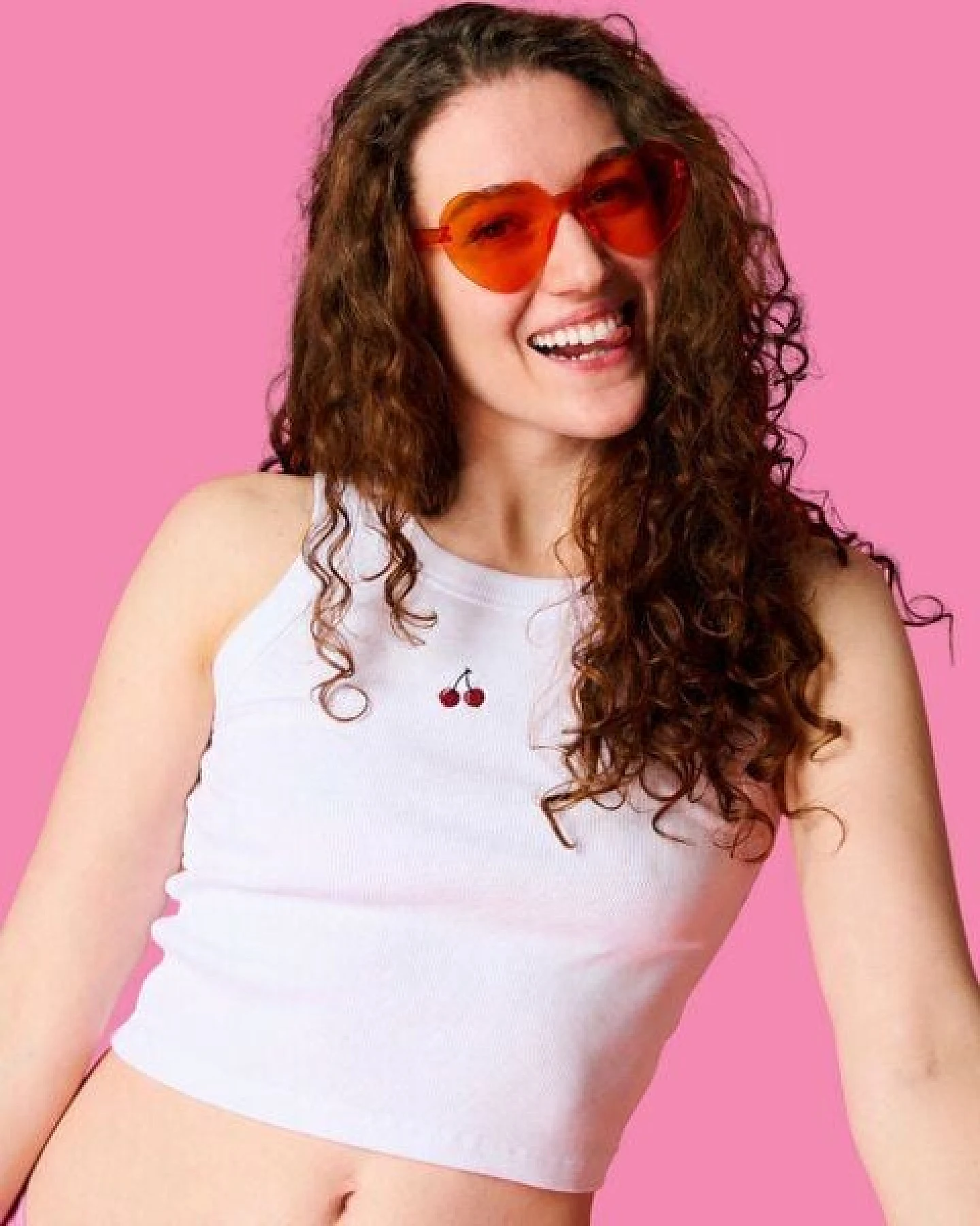 TIZZ & TONIC Kirsche-besticktes Geripptes Tanktop aus Bio-Baumwolle – Ansicht 2