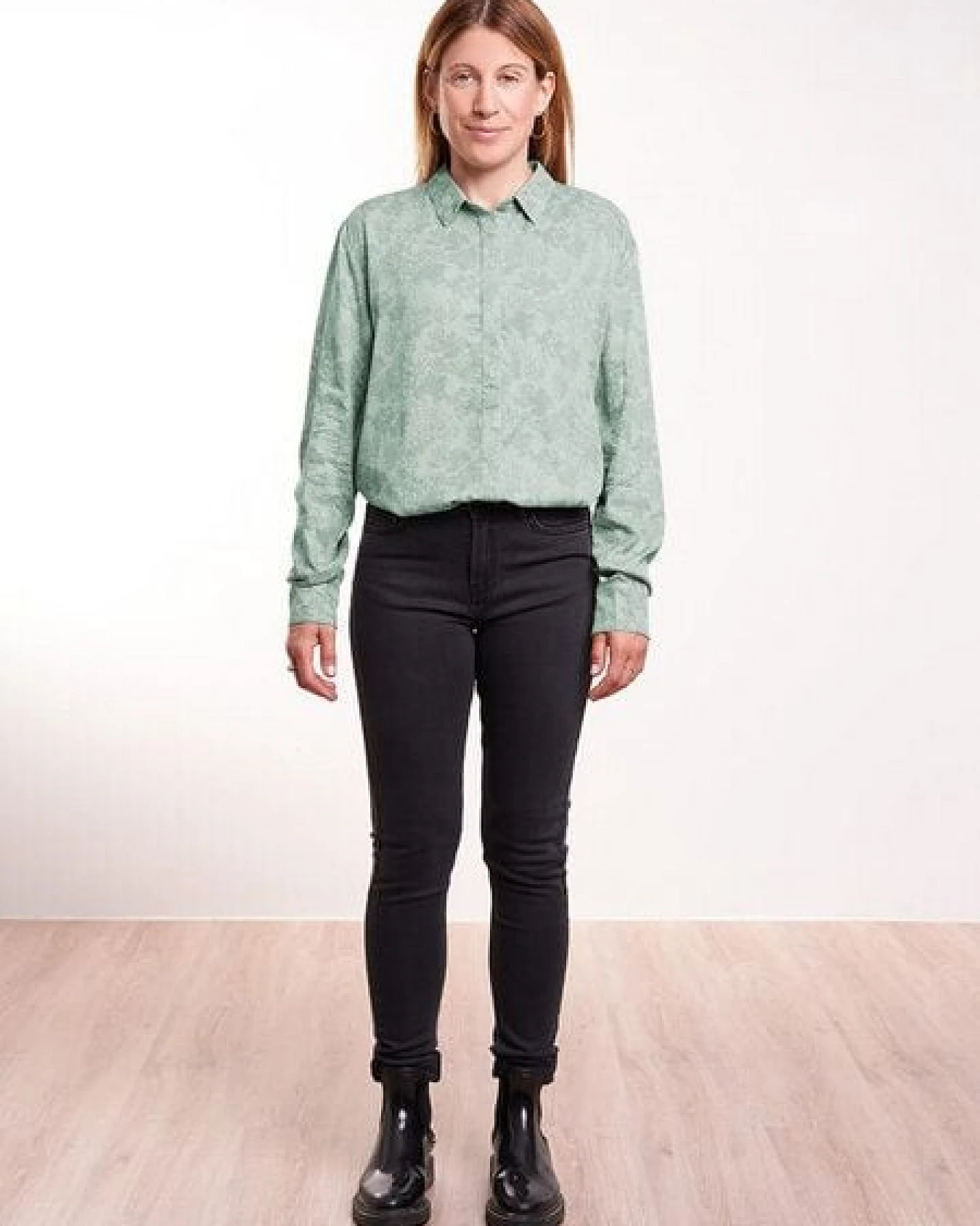 bleed Mossy LENZING ECOVERO Bluse Grün – Ansicht 4