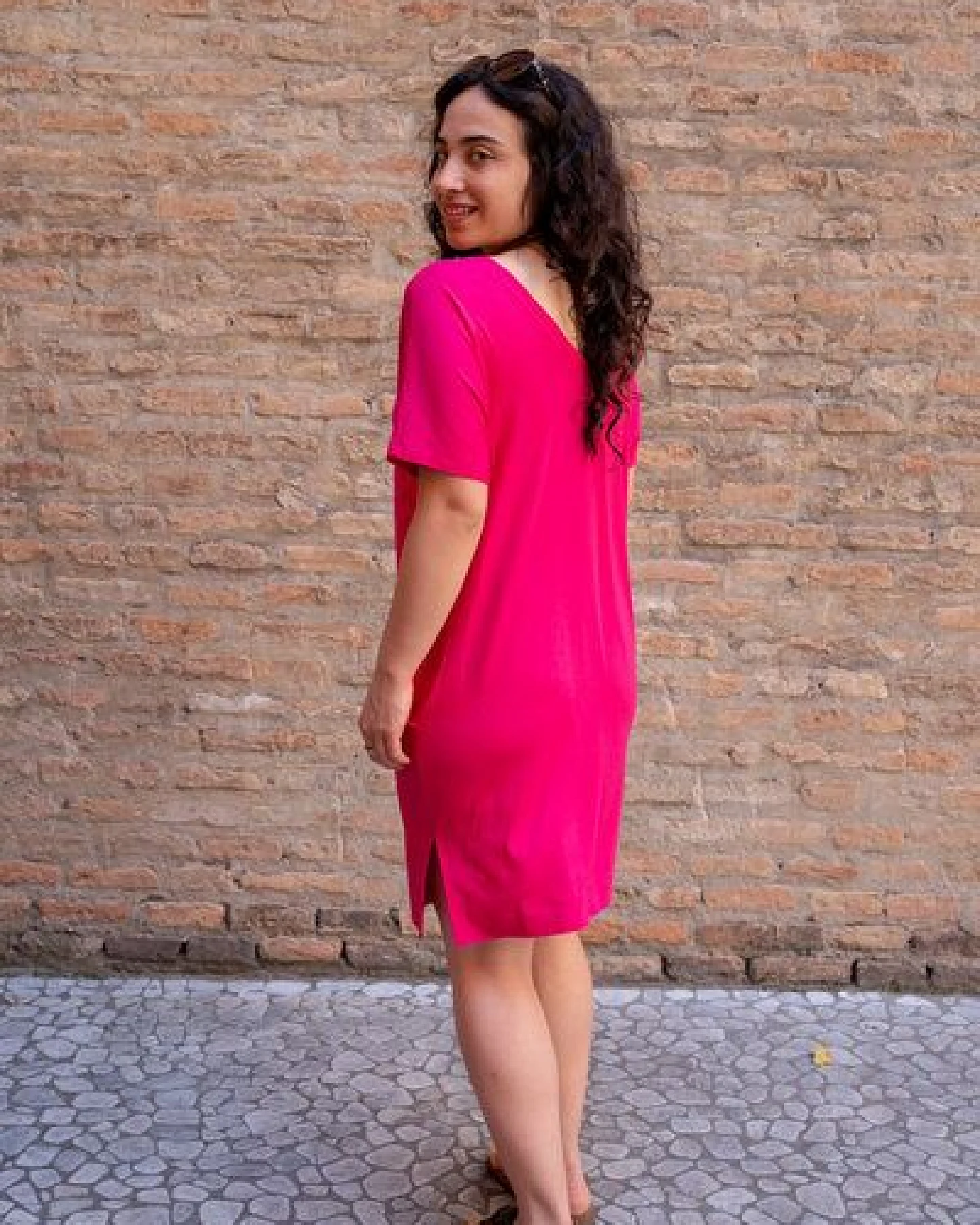 Kleid Saja Reversible – Beidseitig lockeres – Kurzen Ärmeln – Taschen – V-Ausschnitt – 100% in der EU fair produziert – KOKOworld – Ansicht 2