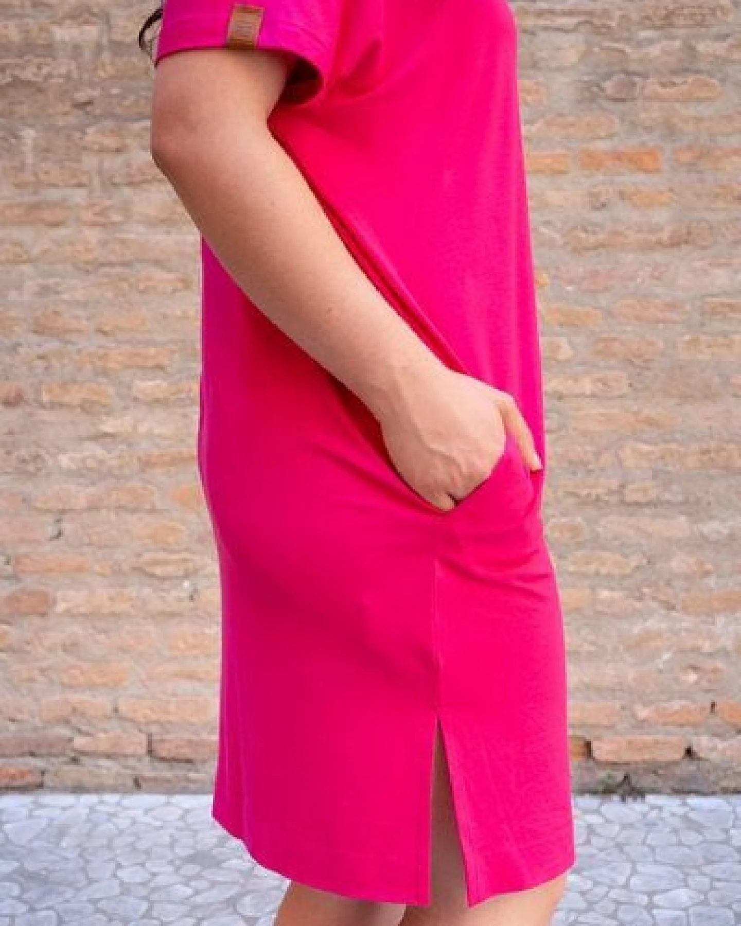Kleid Saja Reversible – Beidseitig lockeres – Kurzen Ärmeln – Taschen – V-Ausschnitt – 100% in der EU fair produziert – KOKOworld – Ansicht 4