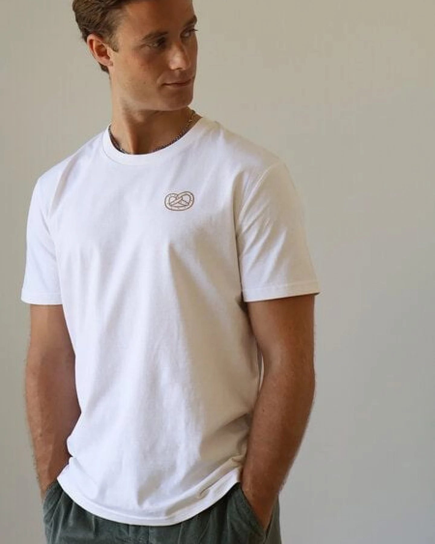 Kultgut Artdesign - Shirt aus recycelter Biobaumwolle / Brezel – Ansicht 3