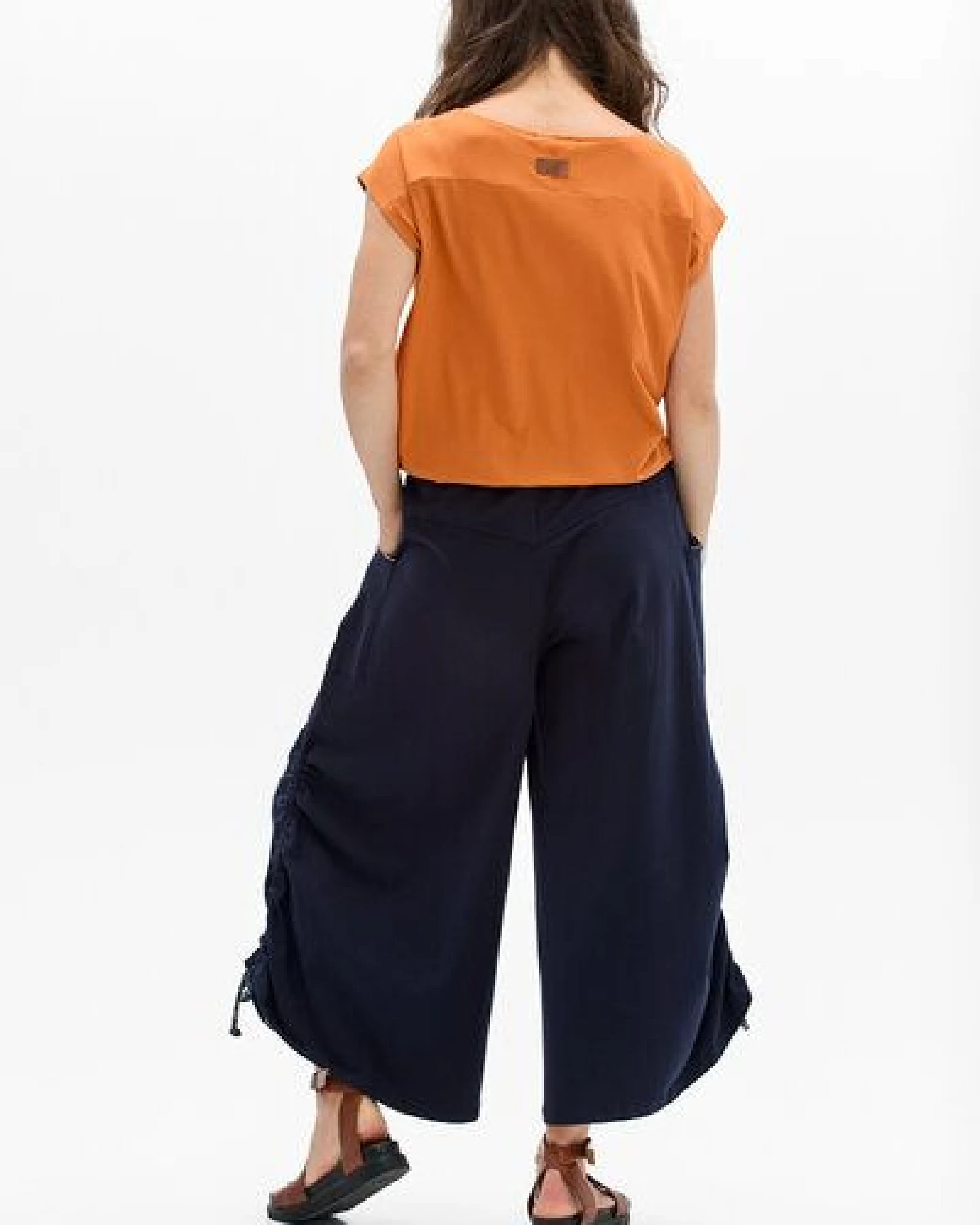 Shirt Moma – Viskose für Yoga & Alltag Bluse – Oversize mit Gummizug – Tangerine oder Schwarz – 100% in EU fair produziert – KOKOworld – Ansicht 3