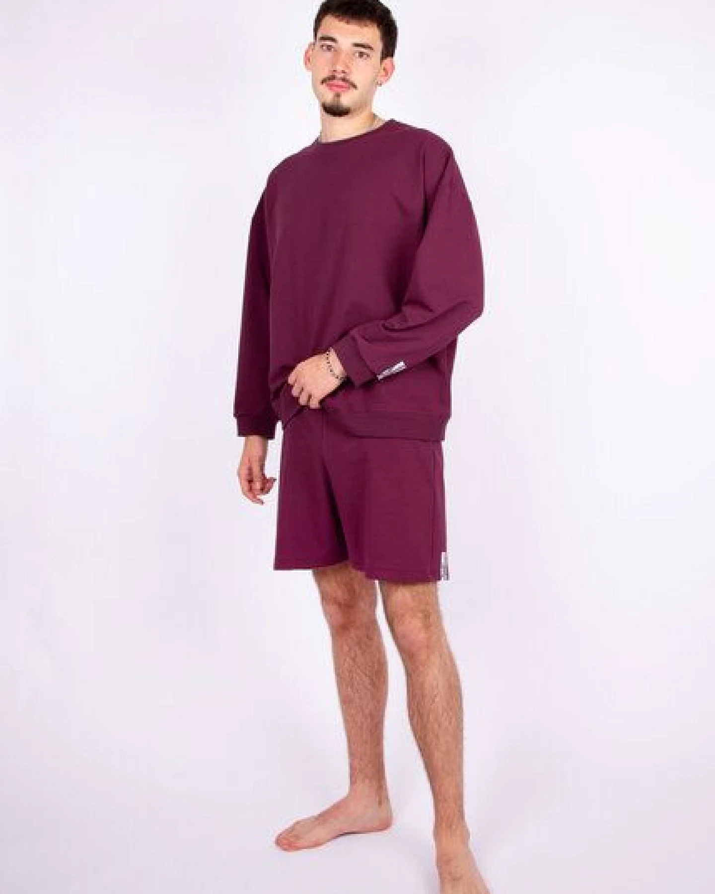 ÆVRIL Unisex Sweatshirt // Aubergine Red // Bio-Baumwolle – Ansicht 2