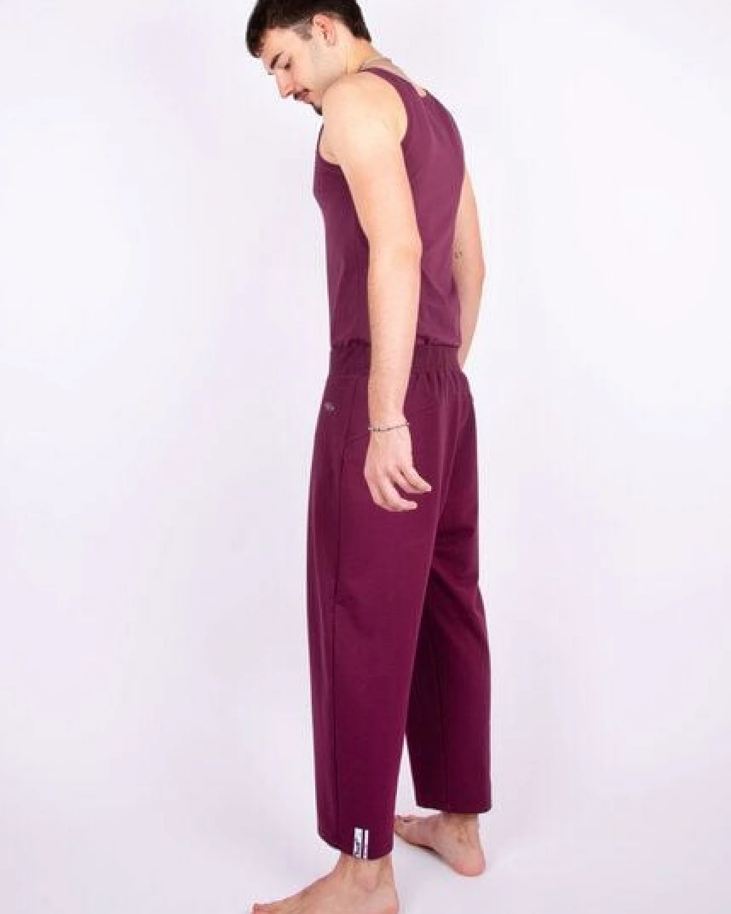 ÆVRIL Unisex Yogahose // Aubergine Red // Bio-Baumwolle – Ansicht 4