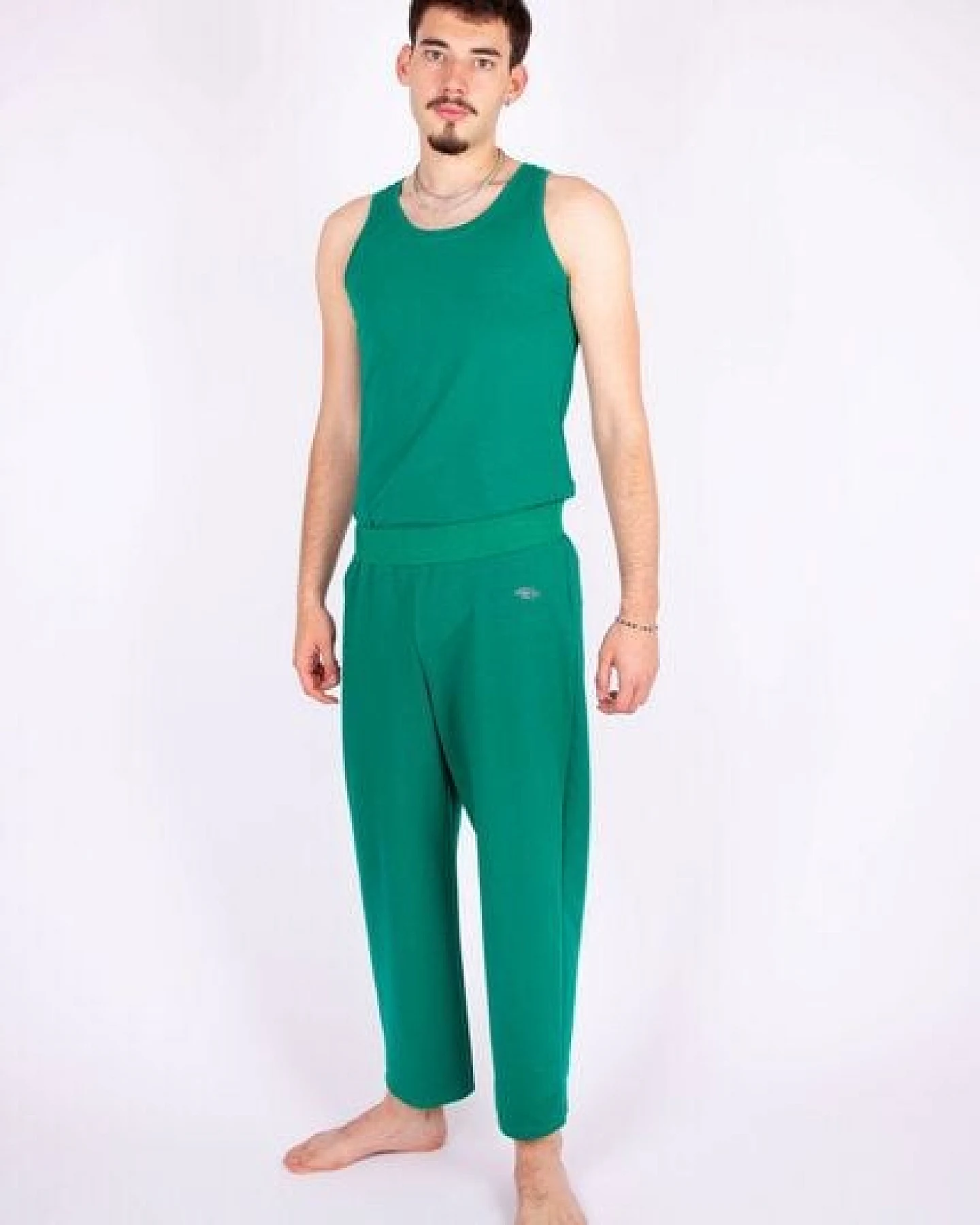 ÆVRIL Unisex Yogahose // Emerald Green // Bio-Baumwolle – Ansicht 2