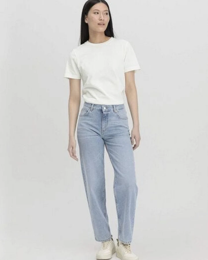 hessnatur Jeans NELE High Rise Barrel Leg aus Bio-Denim