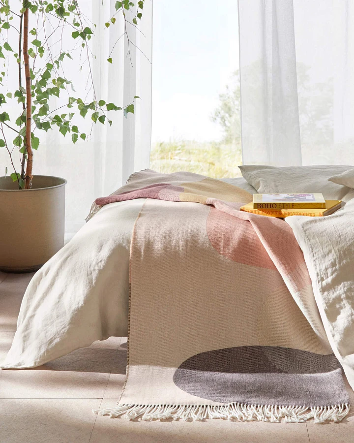 hessnatur Plaid PIRO aus Bio-Lampbswool und Bio-Baumwolle - beige - Größe 130x180 cm