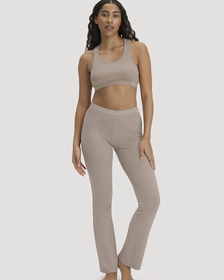 hessnatur Damen Leggings Flared SOFT RIB aus Bio-Baumwolle - beige - Größe 34