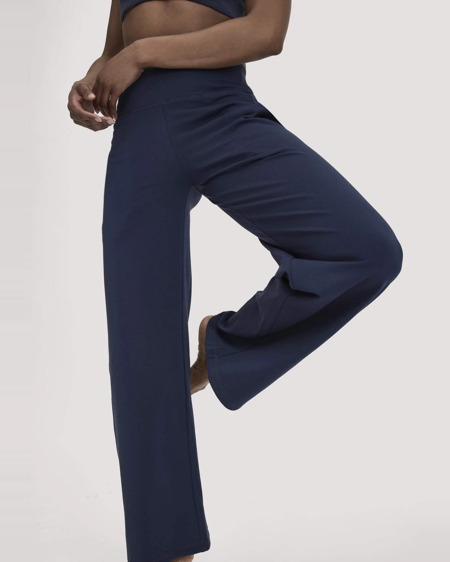 hessnatur Loungewear Hose Regular ACTIVE LIGHT aus Bio-Baumwolle - blau - Größe S – Ansicht 3