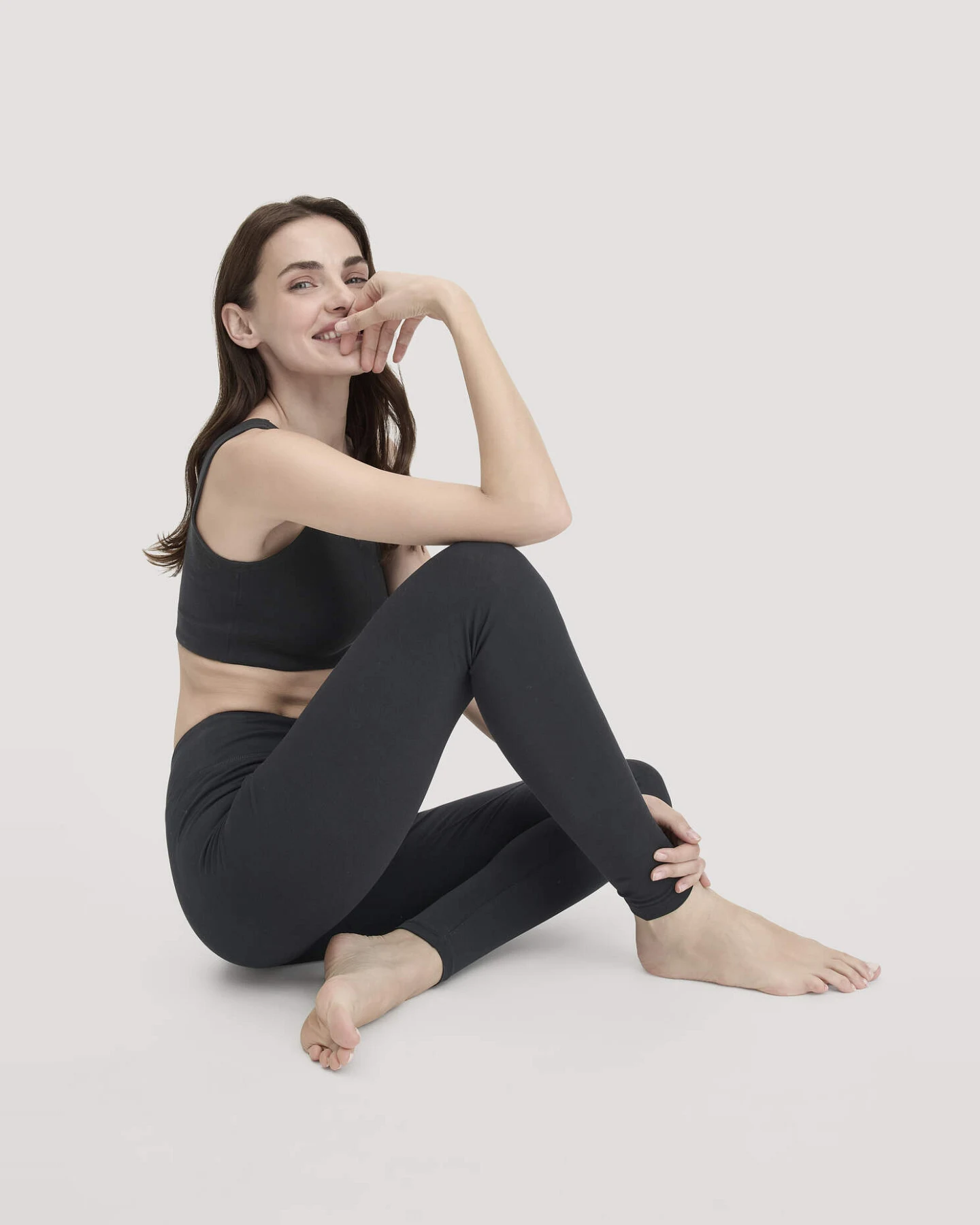 hessnatur Loungewear Leggings Medium Cut ACTIVE LIGHT aus Bio-Baumwolle - schwarz - Größe XS/l – Ansicht 4