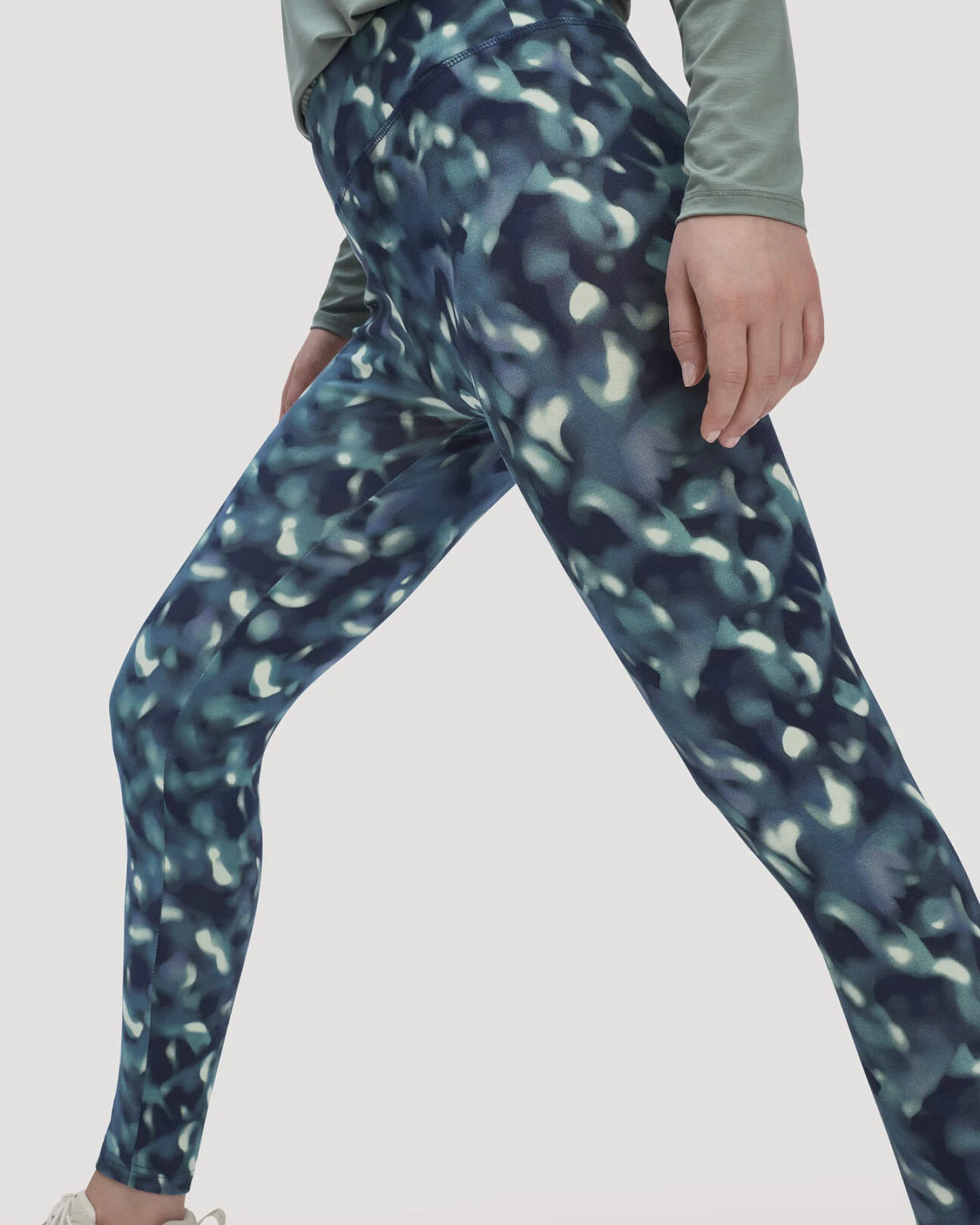 hessnatur Loungewear Leggings Medium Cut ACTIVE LIGHT aus Bio-Baumwolle - blau - Größe S – Ansicht 3