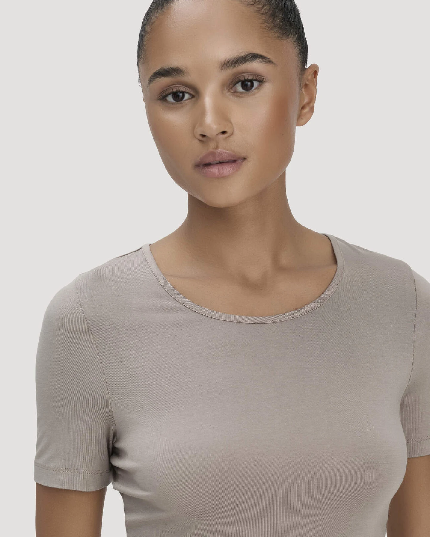 hessnatur Damen T-Shirt PURE FLOW aus TENCEL™ Modal - beige - Größe 36 – Ansicht 3