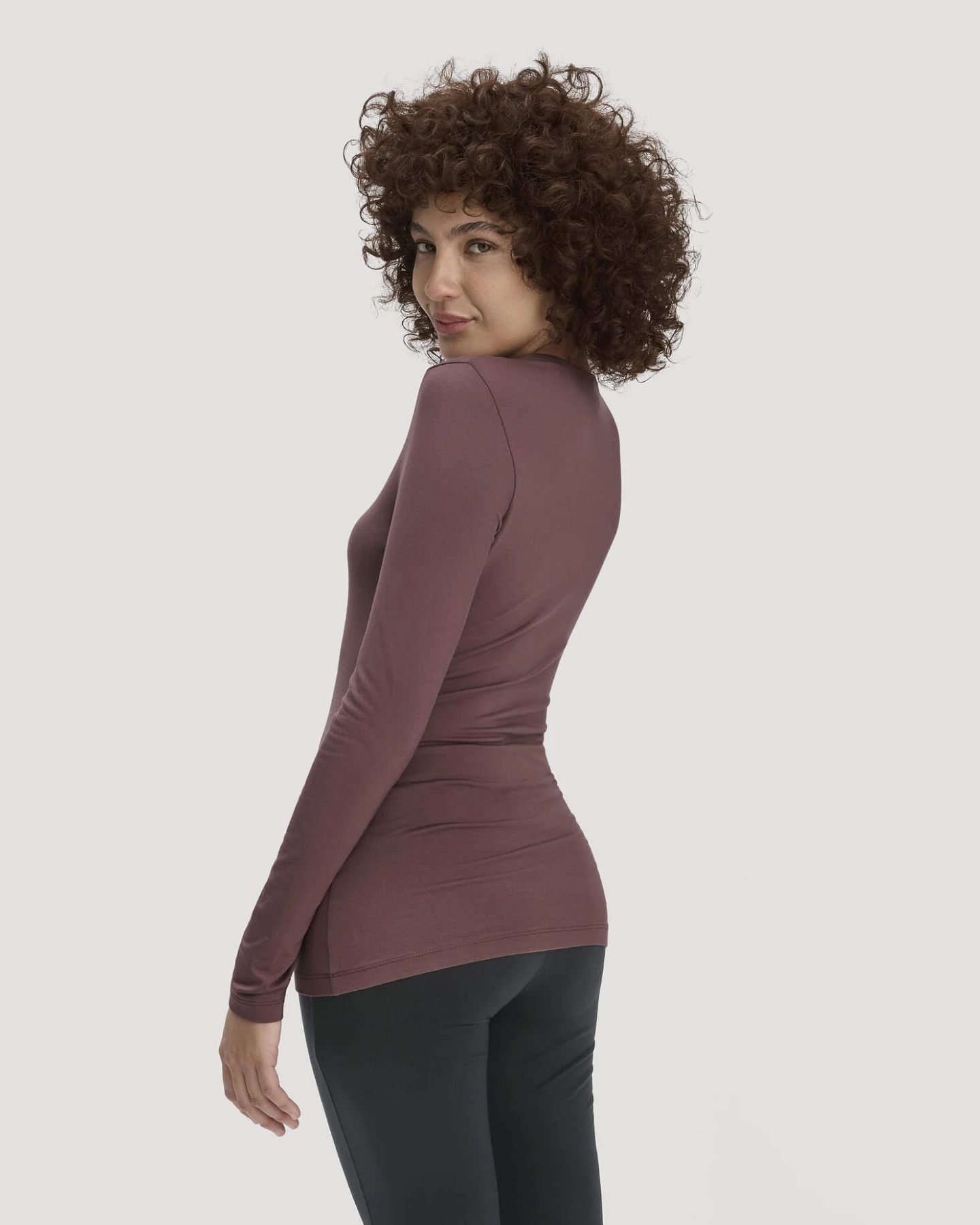 hessnatur Damen Longsleeve PURE FLOW aus TENCEL™ Modal - braun - Größe 34 – Ansicht 2