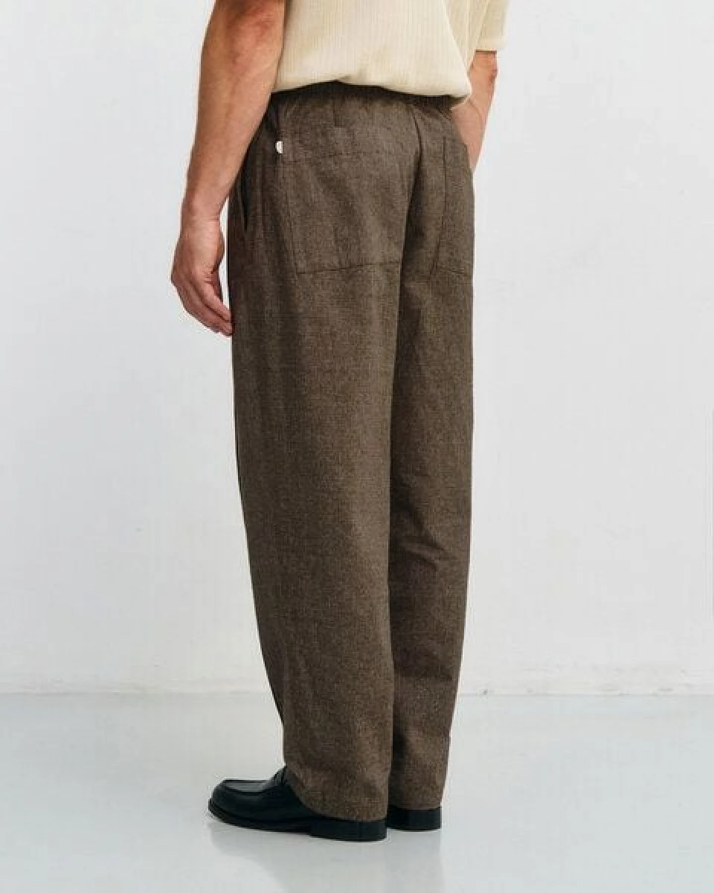 Rotholz Weite Bundfaltenhose Bio Baumwolle – Ansicht 3