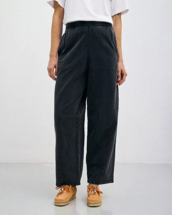 Rotholz Weite Sweatpant Mit Bundfalte Bio Baumwolle