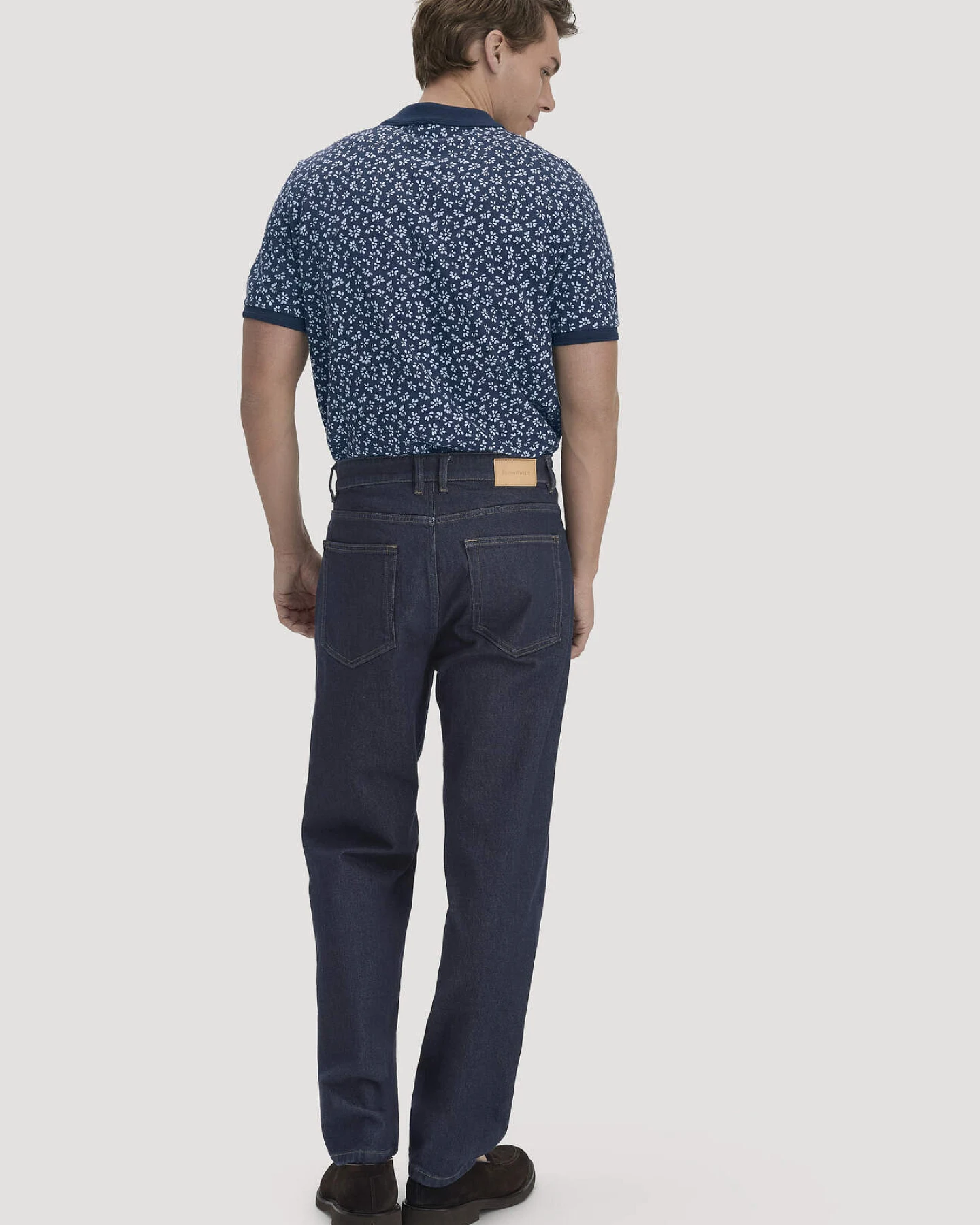 hessnatur Herren Jeans MADS Relaxed Tapered aus Bio-Denim - blau - Größe 31/32 – Ansicht 2