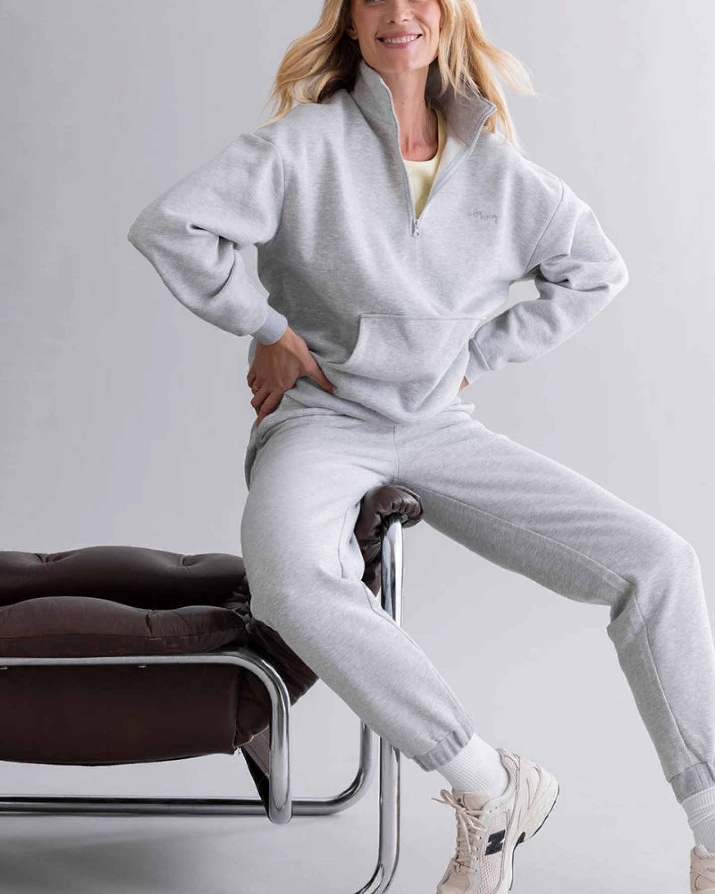 Hey Honey Cuff Sweat Pants - Grey Melange – Ansicht 4