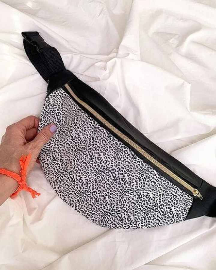 Lena Schokolade Leo-Black HipBag aus Bio-Baumwolle