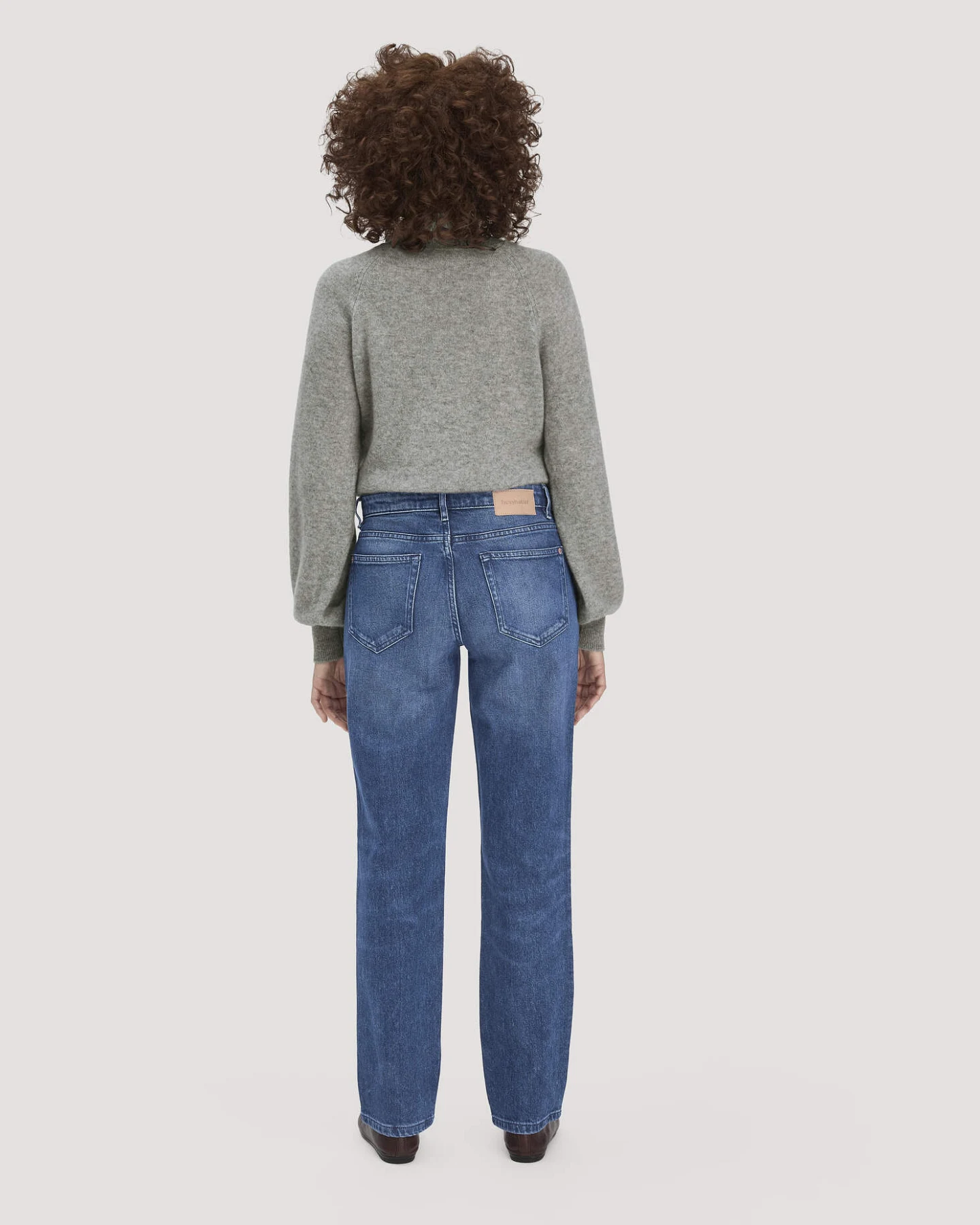 hessnatur Damen Jeans MARIE Straight aus Bio-Denim - blau - Größe 32/32 – Ansicht 2