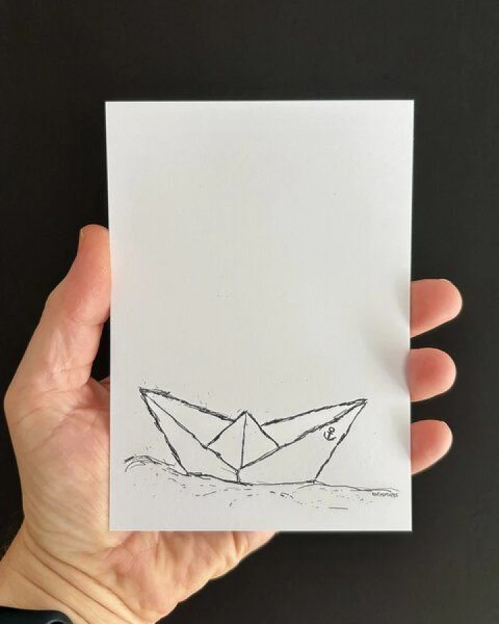 ilovemixtapes Postkarte „Paperboat“ – handgezeichnetes Papierboot