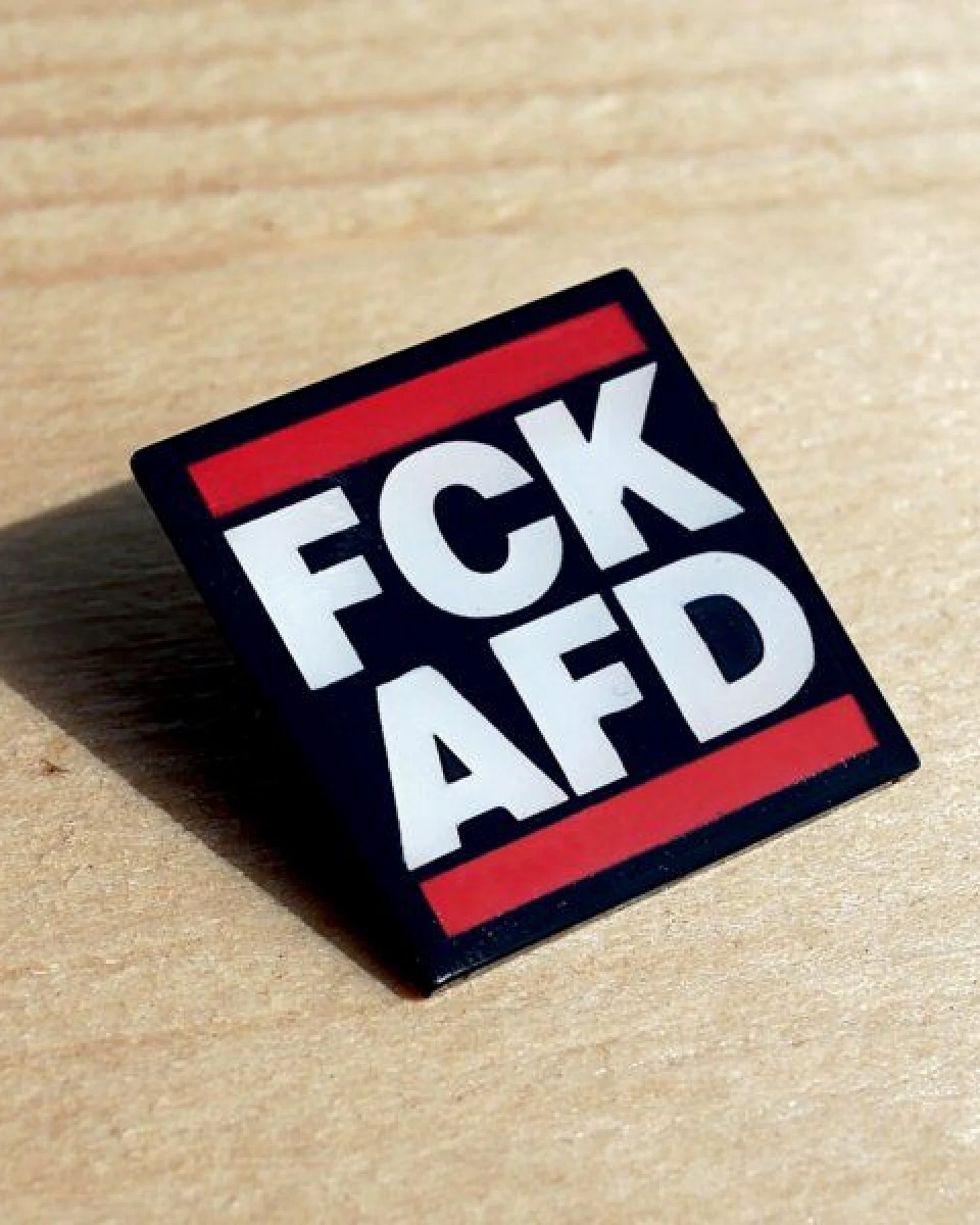 roots of compassion Anstecker FCK AFD - Pin, Antifaschismus, Demokratie, Freiheit, woke, links – Ansicht 2