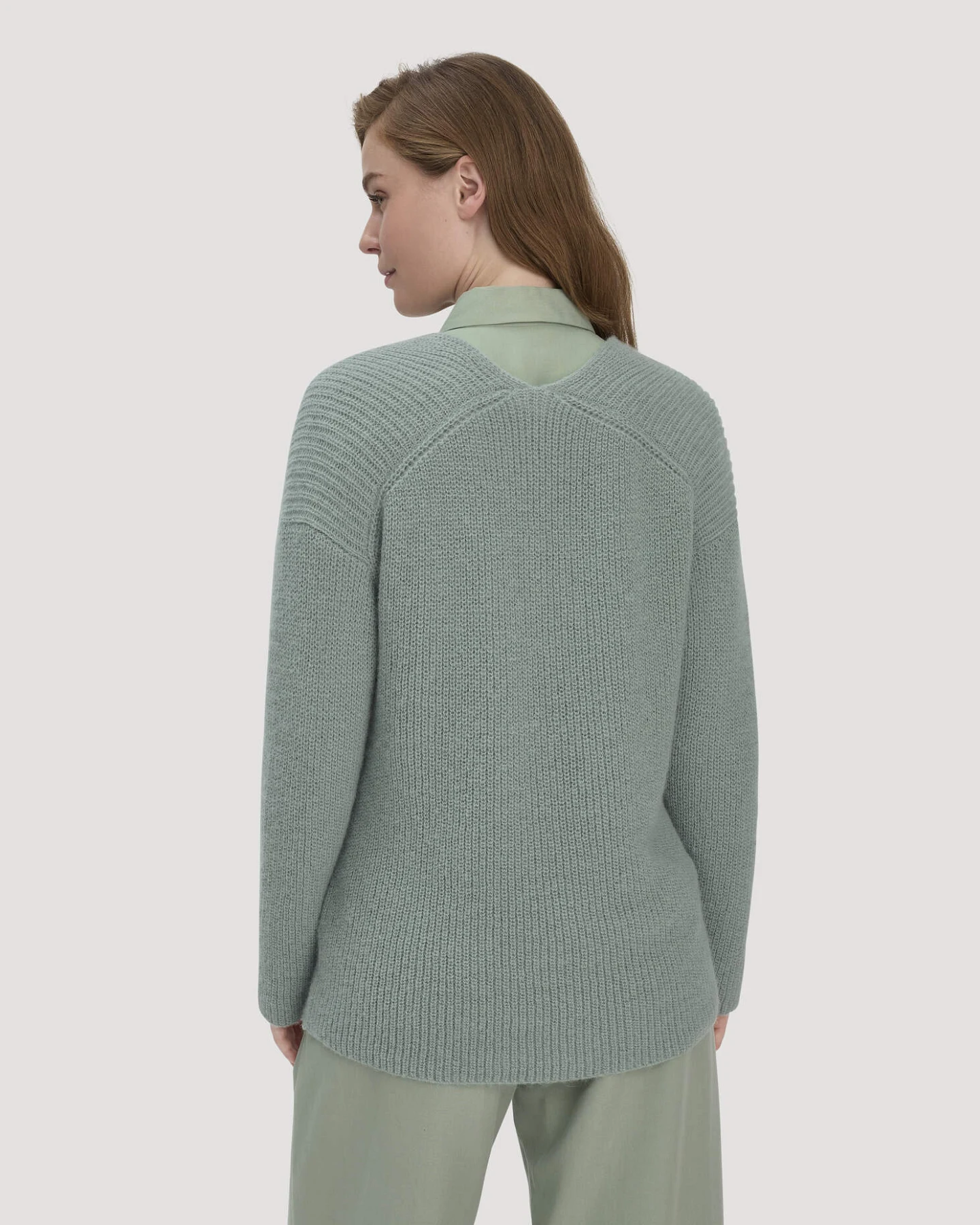 hessnatur Damen Strick Pullover Relaxed aus Alpaka - grün - Größe L – Ansicht 3
