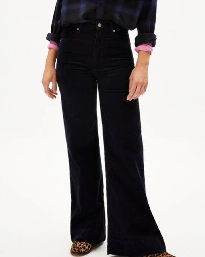 ARMEDANGELS MURLIAA CORDUROY Damen Webhose aus Bio-Baumwoll Mix