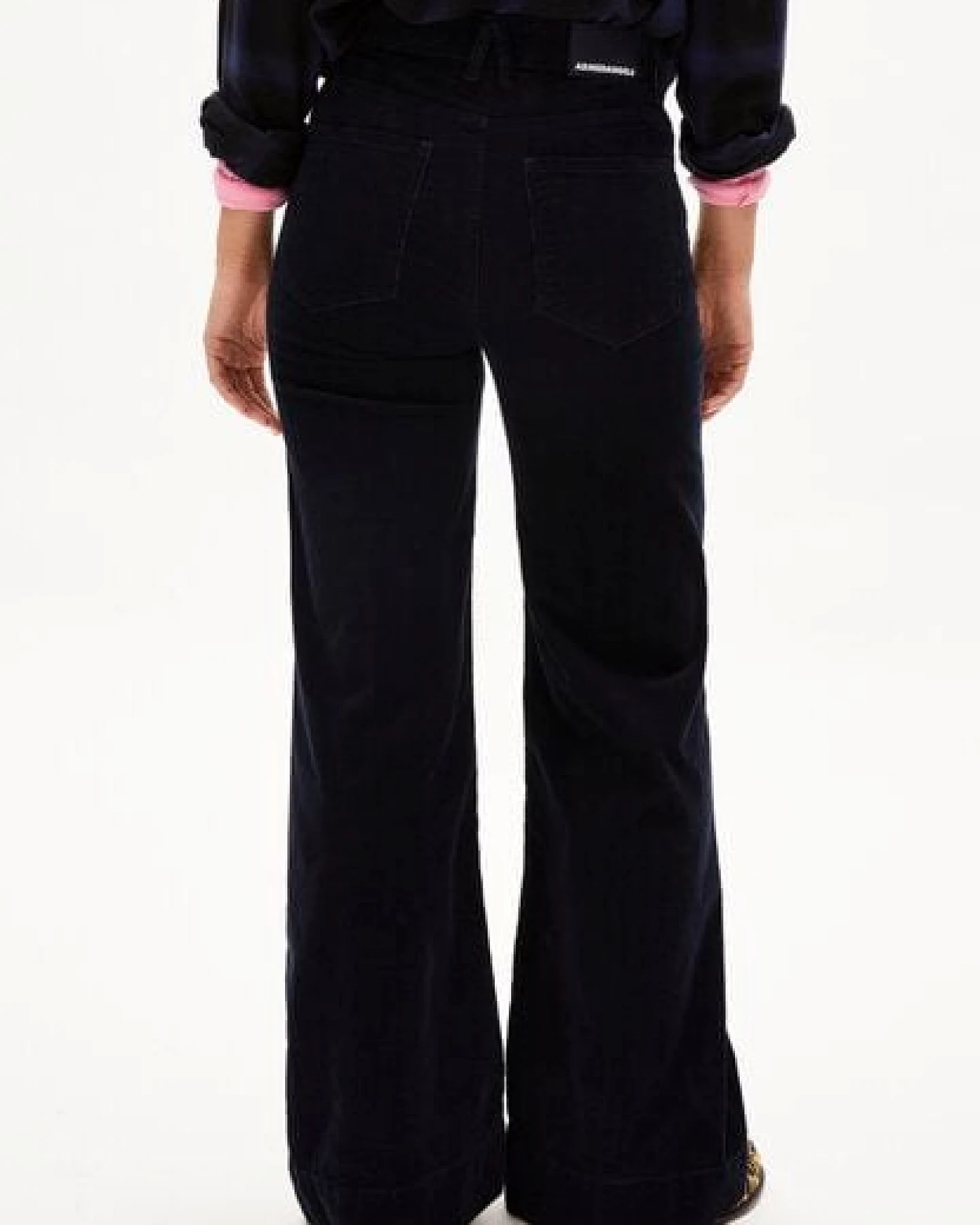 ARMEDANGELS MURLIAA CORDUROY Damen Webhose aus Bio-Baumwoll Mix – Ansicht 2