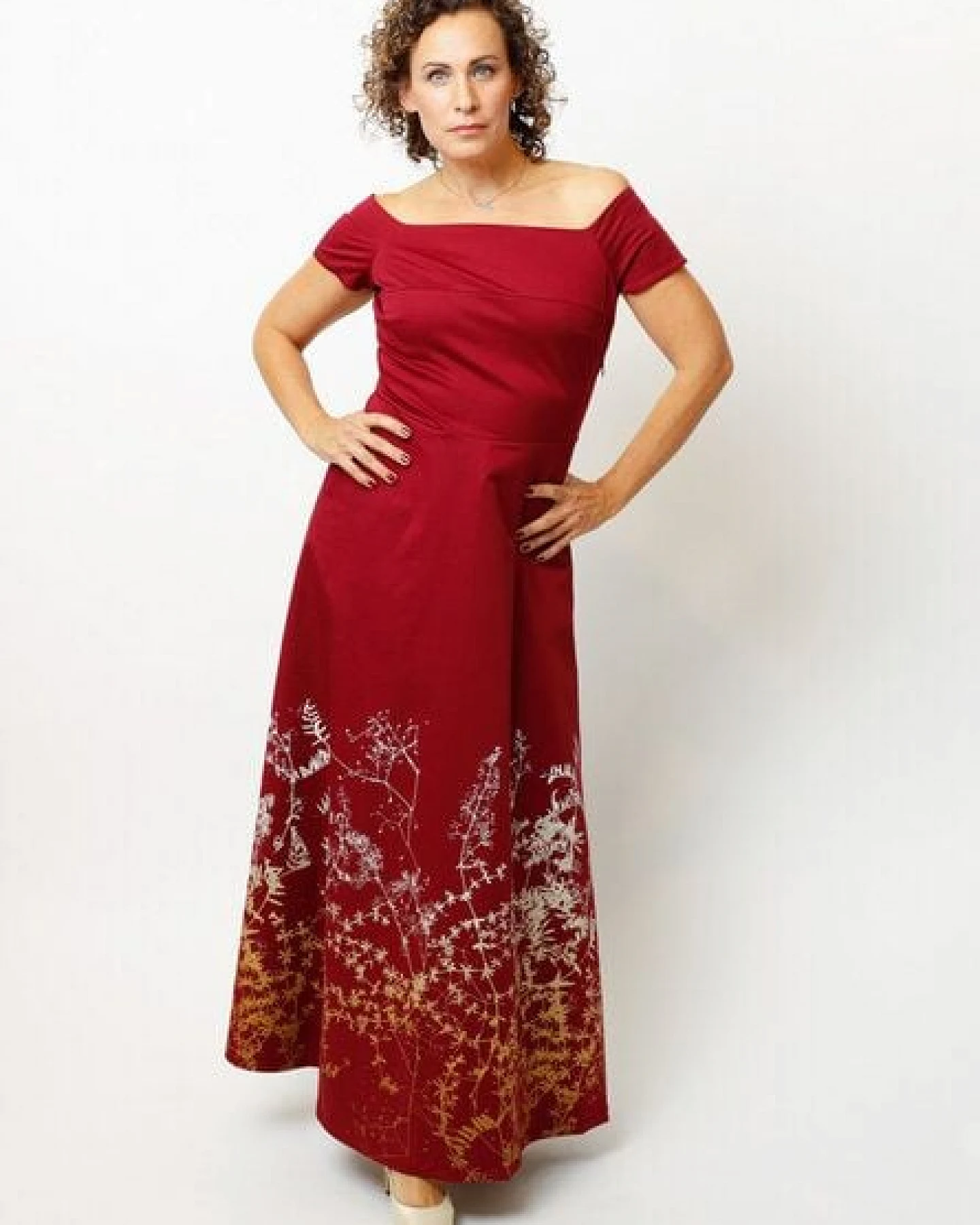 Peaces.bio - handbedruckte Biomode Abendkleid Rankenzauber in Beere – Ansicht 4