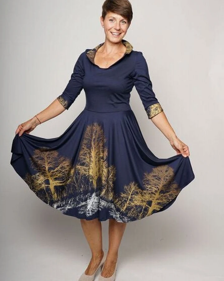 Peaces.bio - handbedruckte Biomode Tanzkleid Baumgeschwister in Nachtblau