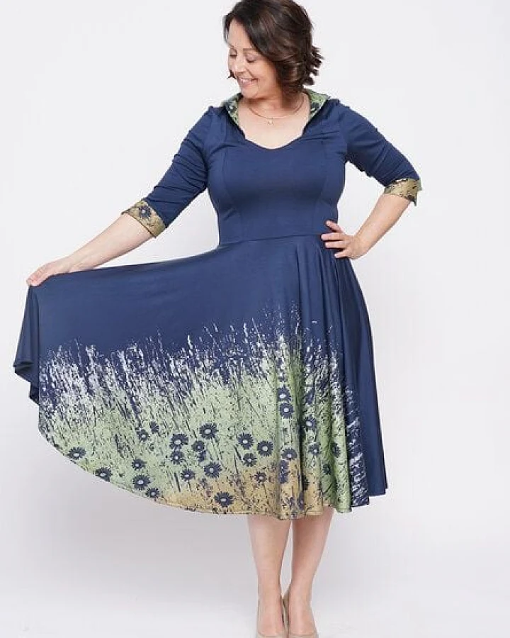 Peaces.bio - handbedruckte Biomode Tanzkleid Wiesengemälde in Nachtblau