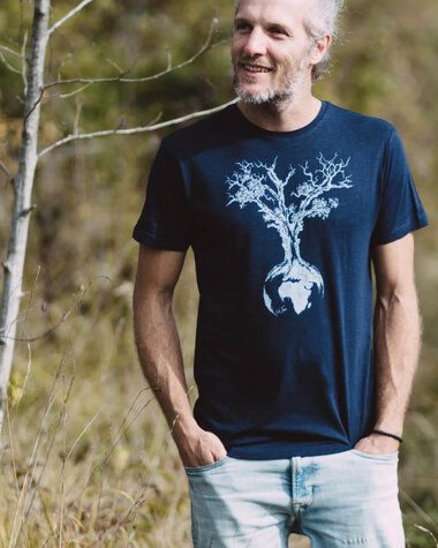 Ecovero Shirt von Life-Tree für Herren "Weltenbaum" in Navy Blue – Ansicht 3