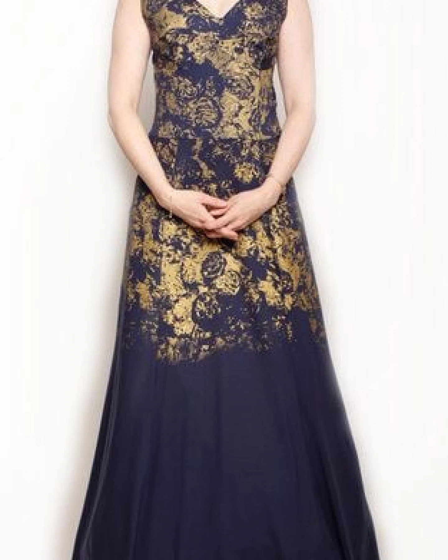 Peaces.bio - handbedruckte Biomode Abendkleid Golden Roses – Ansicht 4