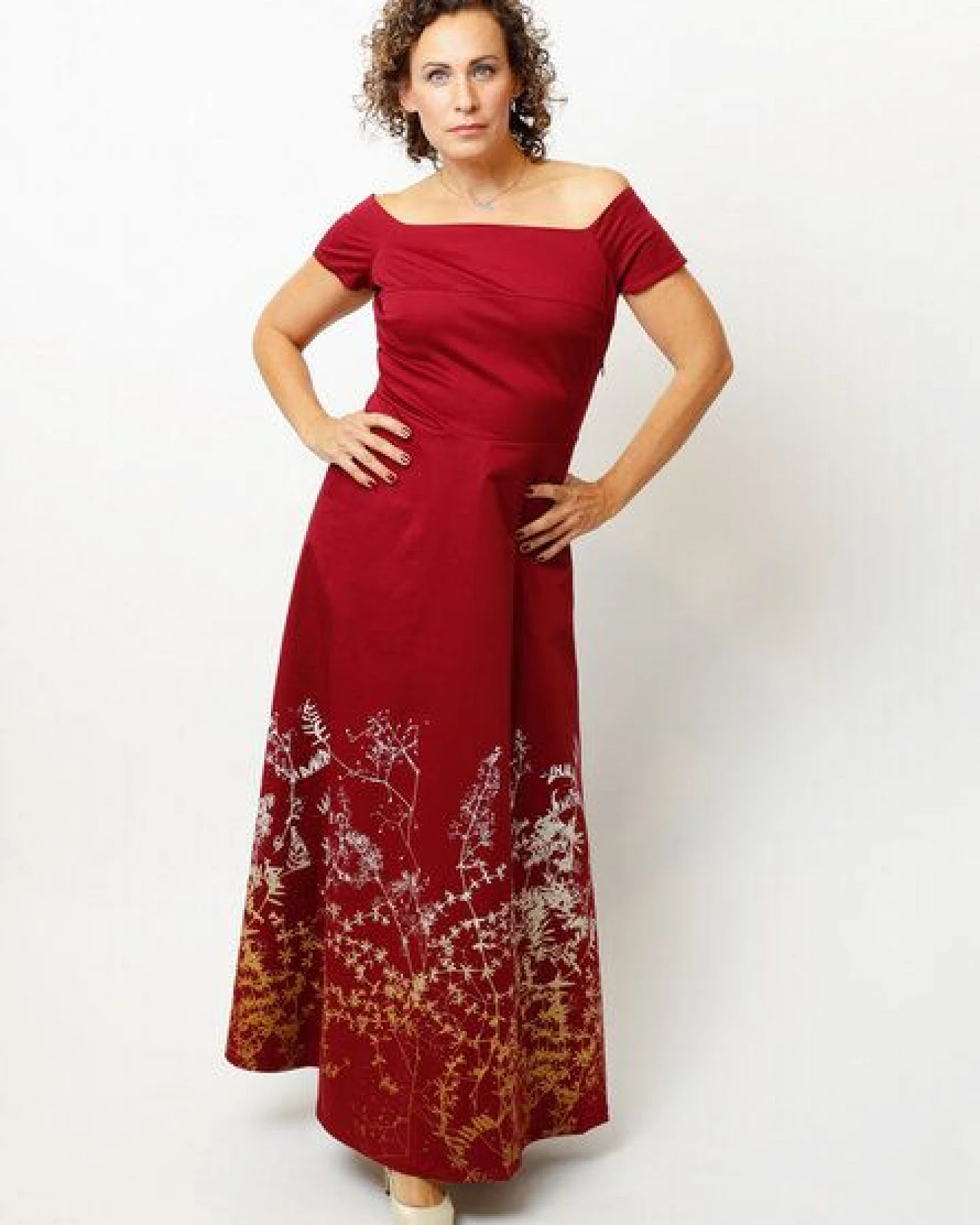 Peaces.bio - handbedruckte Biomode Abendkleid Rankenzauber in Beere – Ansicht 3