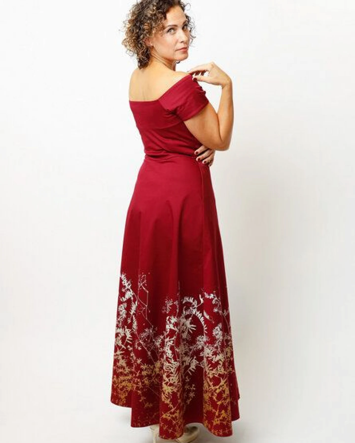 Peaces.bio - handbedruckte Biomode Abendkleid Rankenzauber in Beere – Ansicht 4