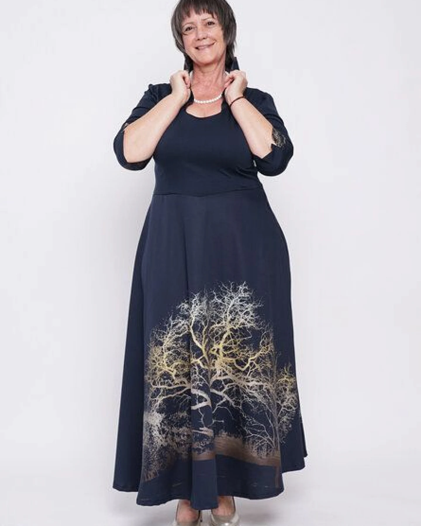 Peaces.bio - handbedruckte Biomode Abendkleid Zauberlandschaft – Ansicht 2