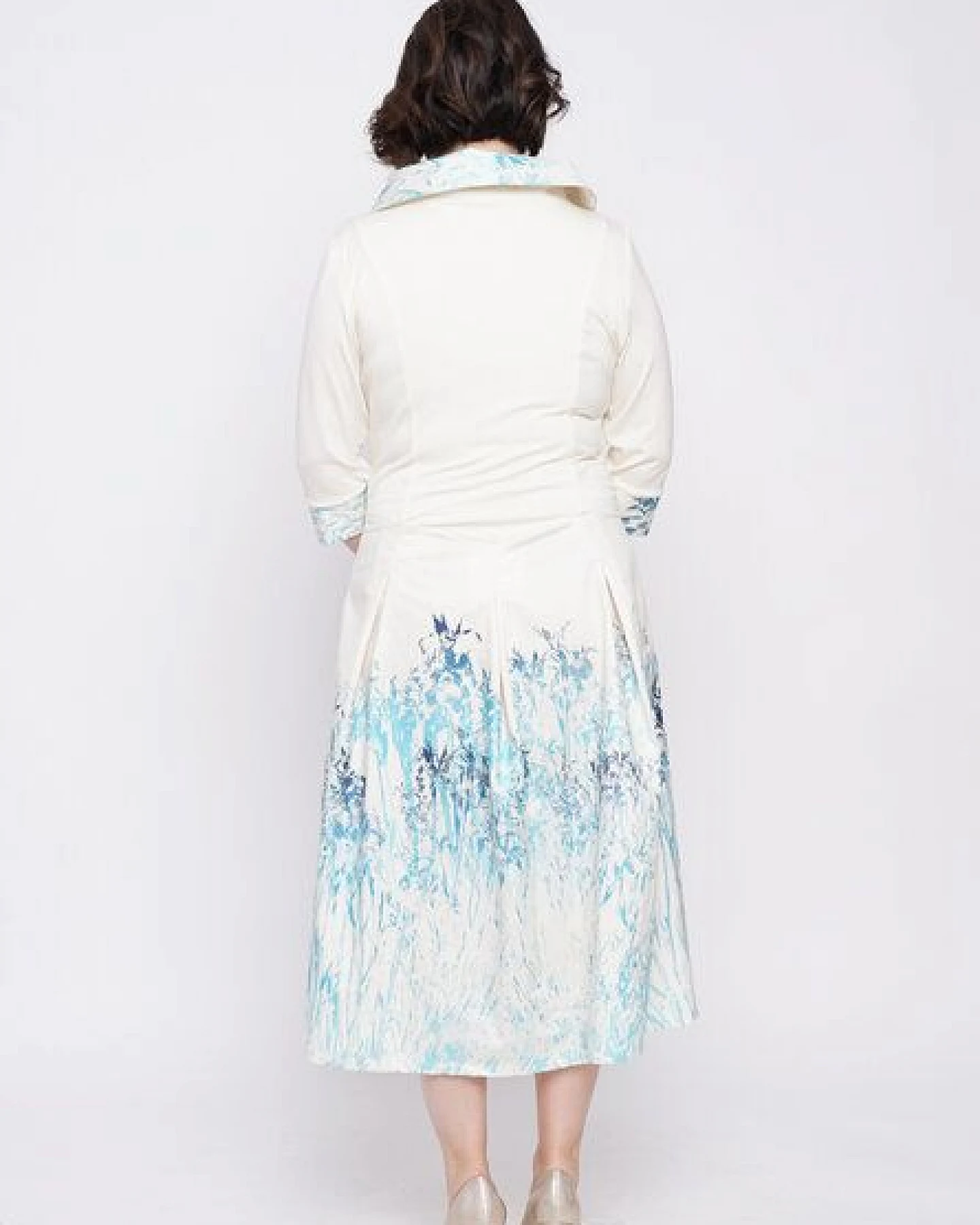 Peaces.bio - handbedruckte Biomode Festkleid Mystic Iris – Ansicht 3