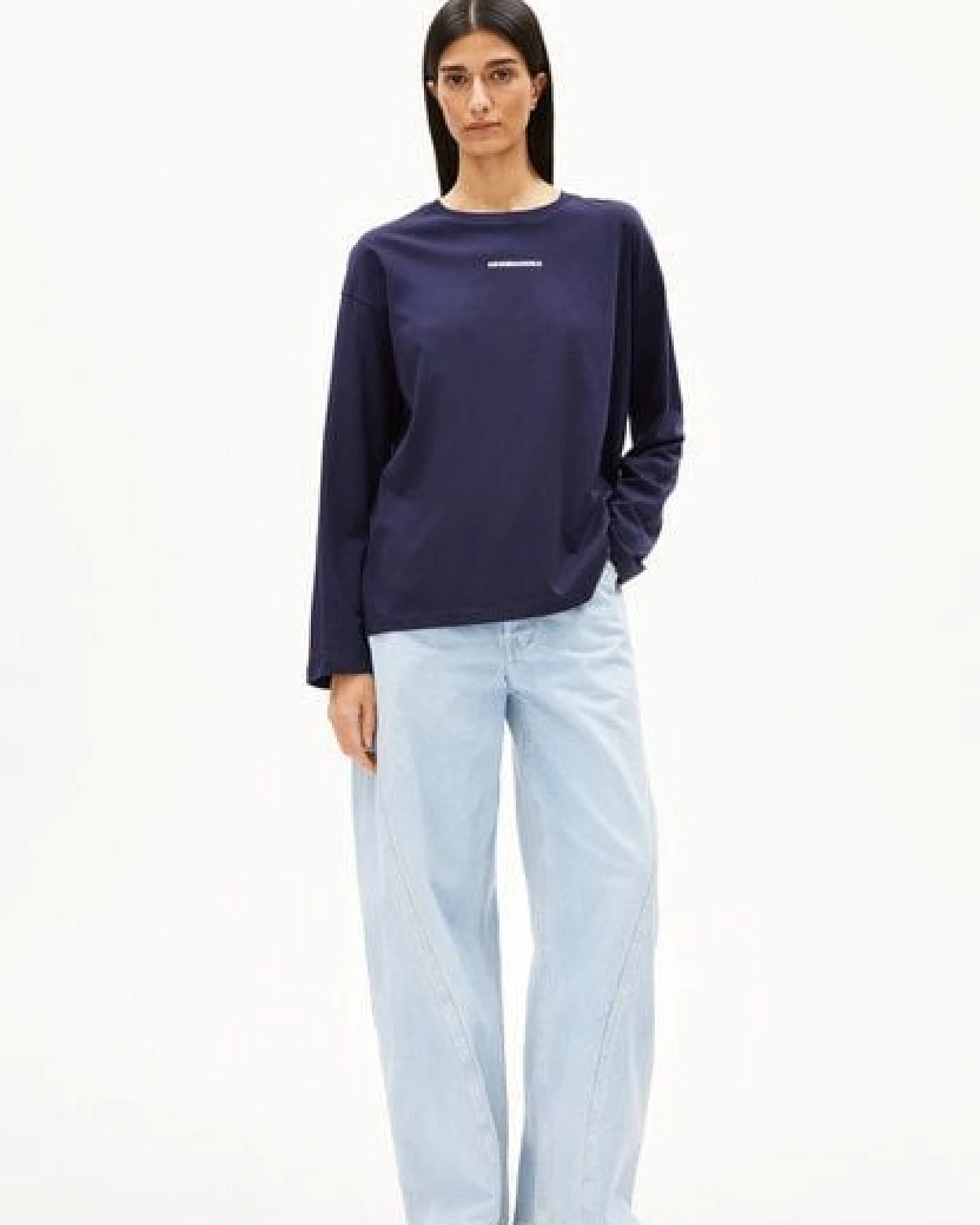 ARMEDANGELS FIETAA DIFFERENCE Damen Longsleeve aus Bio-Baumwolle – Ansicht 4