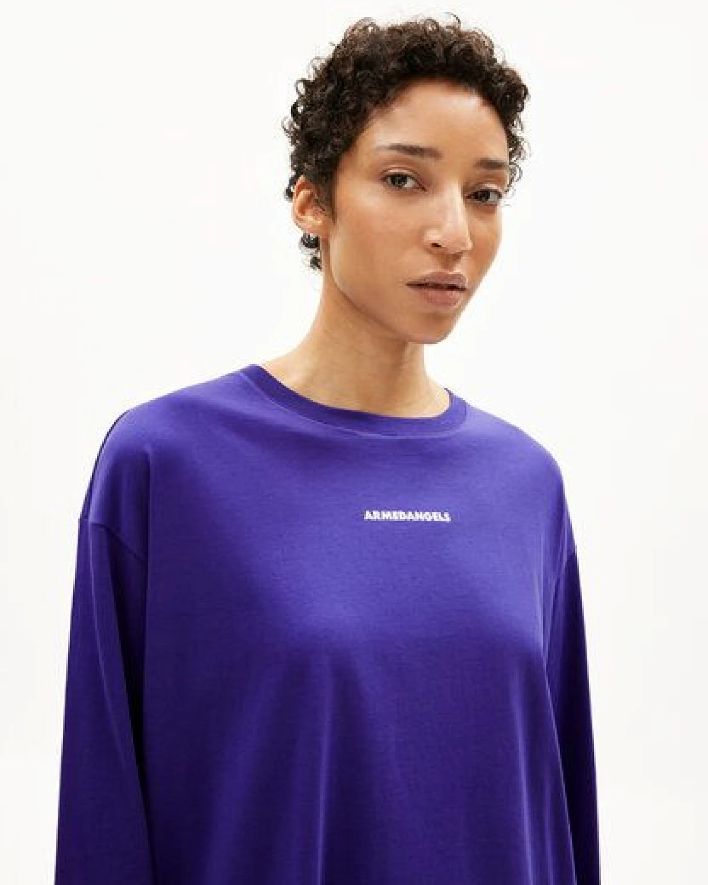 ARMEDANGELS FIETAA DIFFERENCE Damen Longsleeve aus Bio-Baumwolle – Ansicht 3