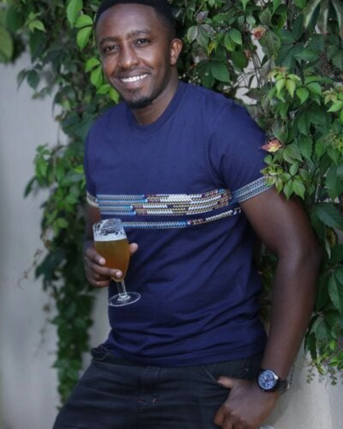 Africulture T-Shirt mit Westafrikanischem Kitengestoff Streifen Männer – Ansicht 2