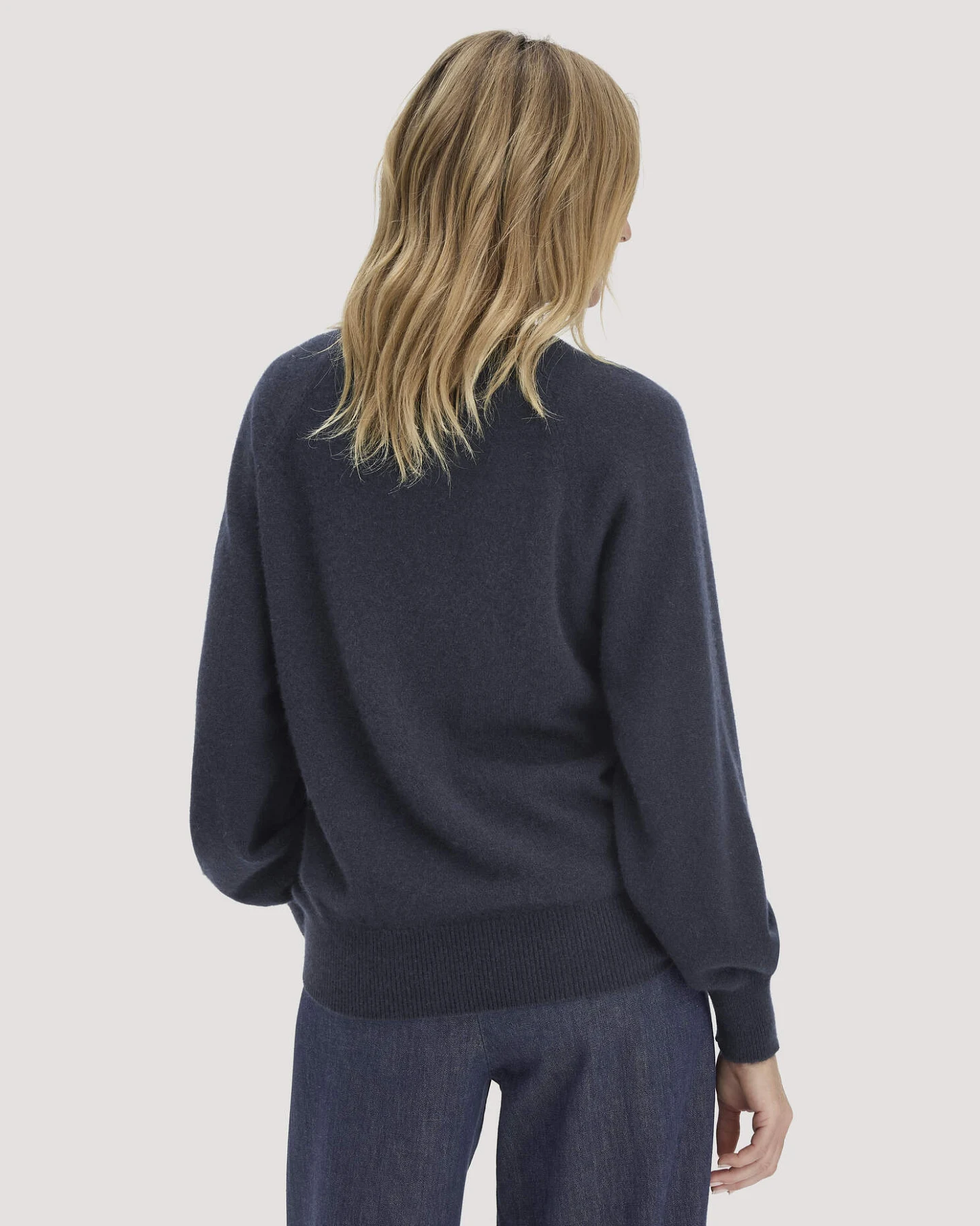 hessnatur Damen Strick Pullover Relaxed BETTER RECYCLING aus Cashmere - blau - Größe L – Ansicht 3
