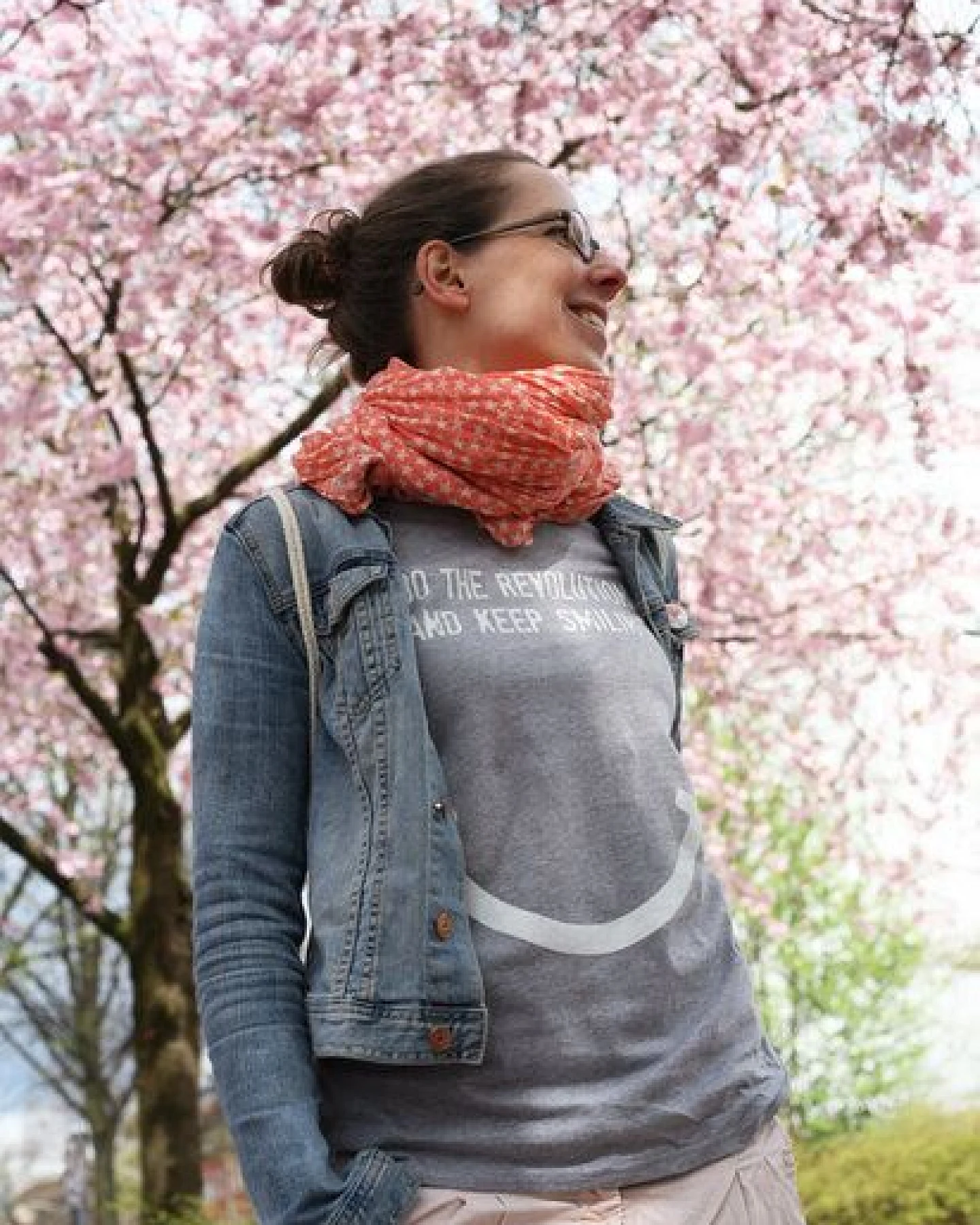 Lena Schokolade DO THE REVOLUTION AND KEEP SMILING - Frauen T-Shirt – Ansicht 2