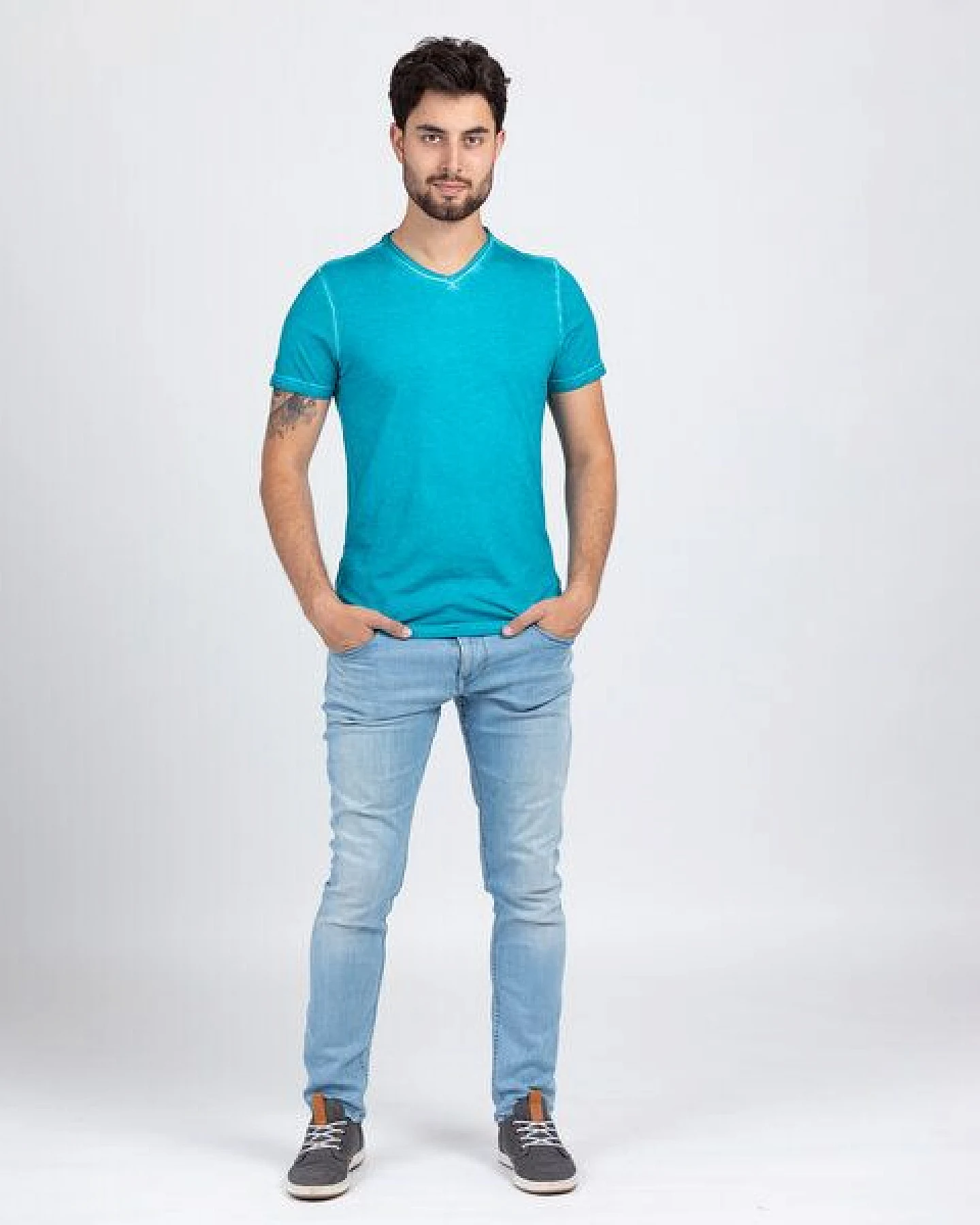 Lexi&Bö Herren Basic V-Neck mit Effektwaschung – Ansicht 4