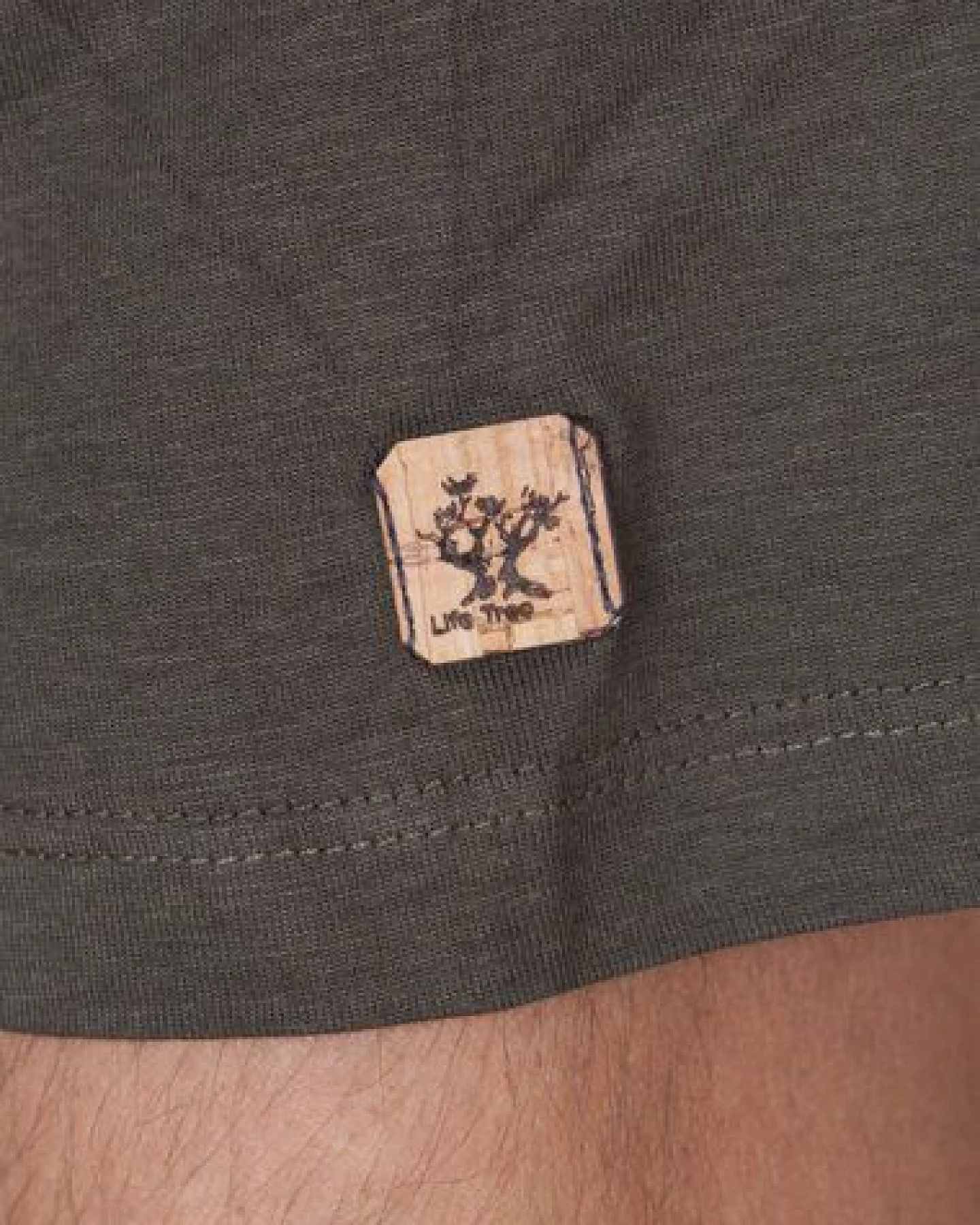 Life-Tree Ecovero Shirt für Herren "Basic" Fern Green/Mulberry – Ansicht 3