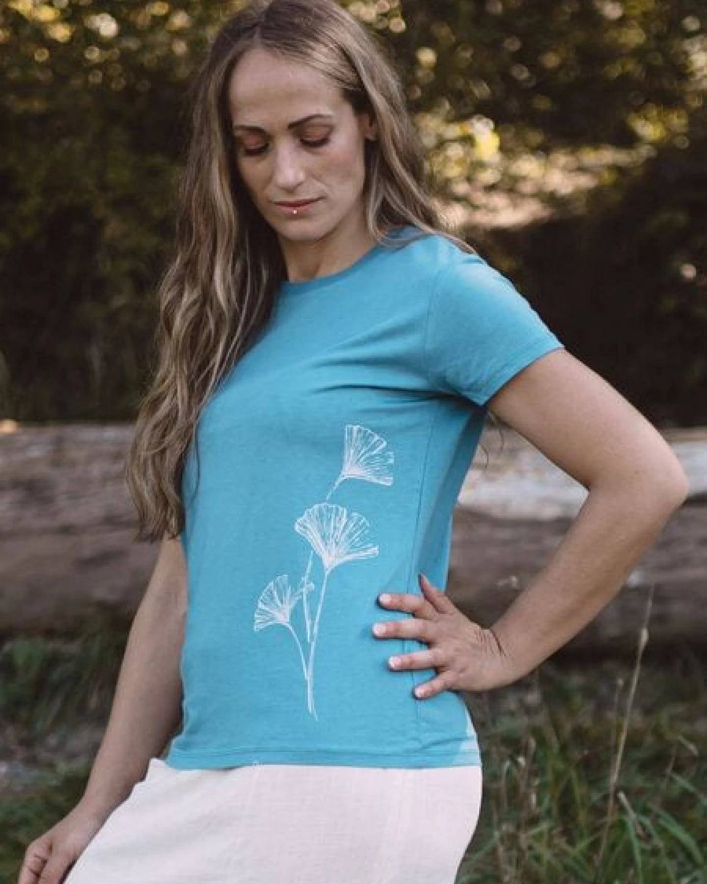 Life-Tree Fairwear Bambus Shirt Women Petrol Blue Ginkgo – Ansicht 3